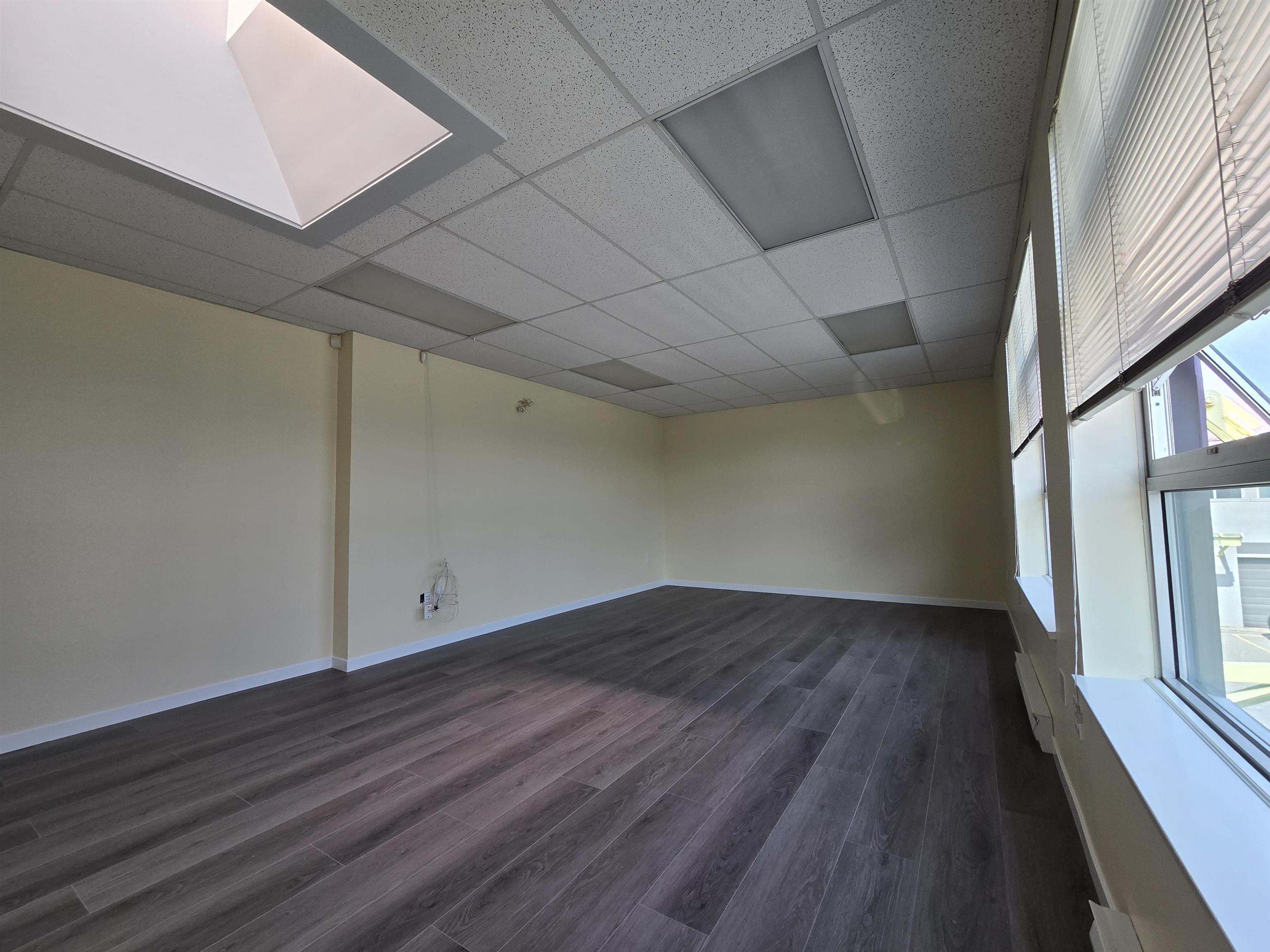 #101 3823 HENNING DRIVE - Image 12