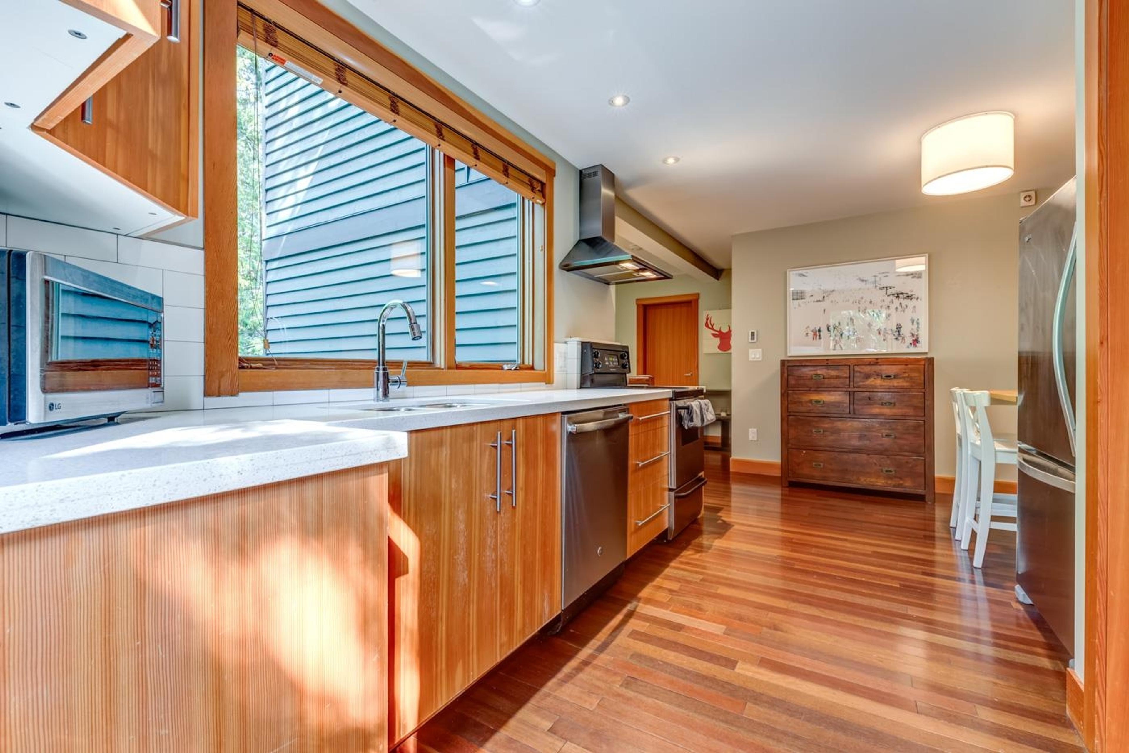 9557 EMERALD DRIVE - Image 20