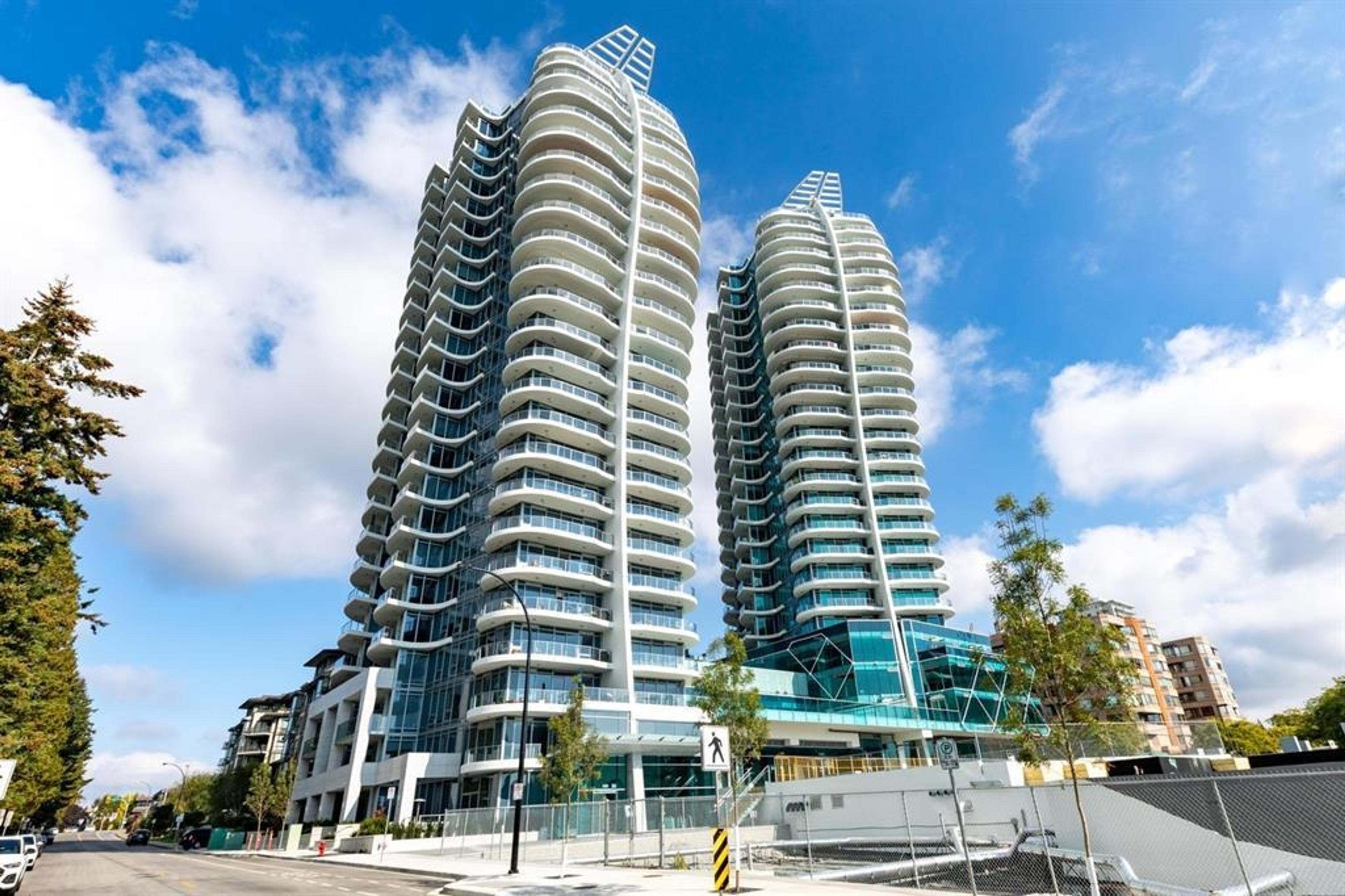 #2203 1500 MARTIN STREET - Image 1