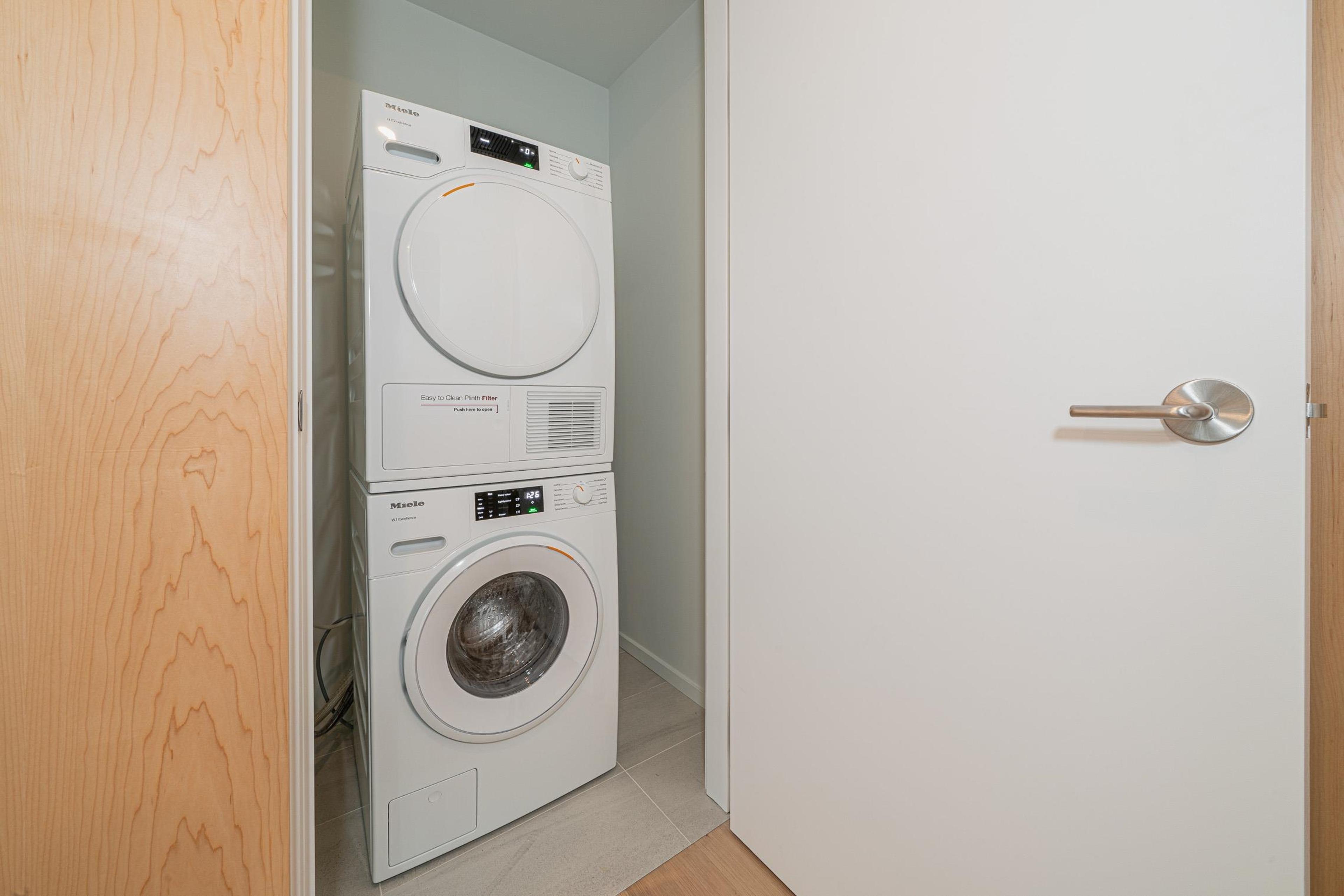 #1203 1568 ALBERNI STREET - Image 17