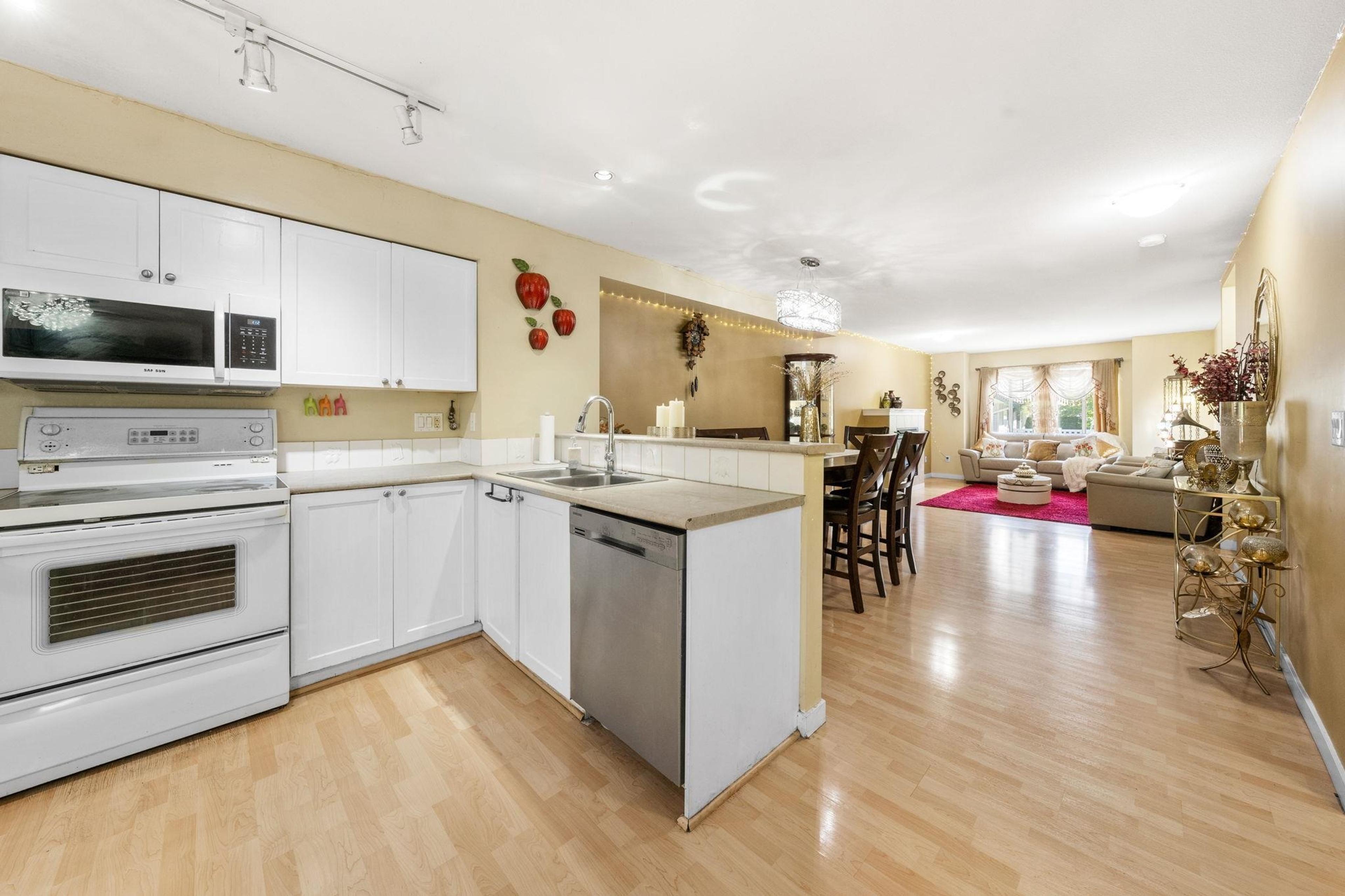 #61 12711 64 AVENUE - Image 12