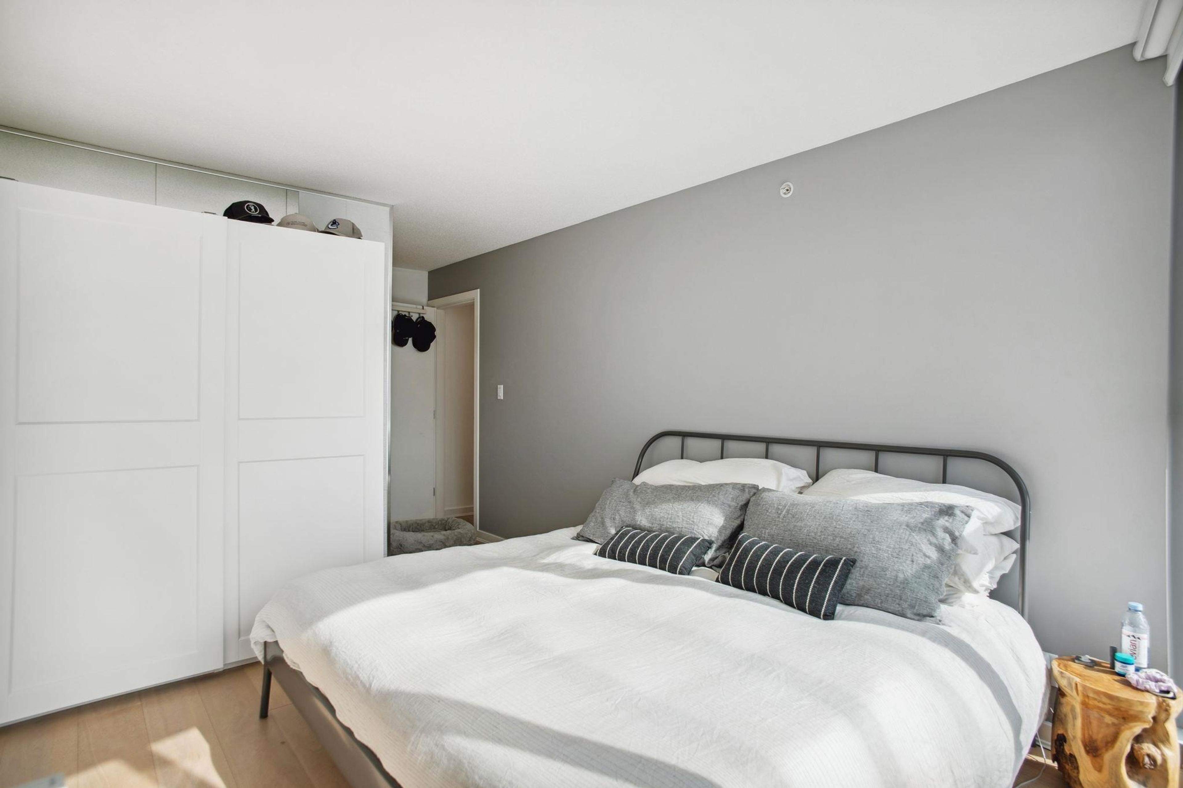 #1005 583 BEACH CRESCENT - Image 23