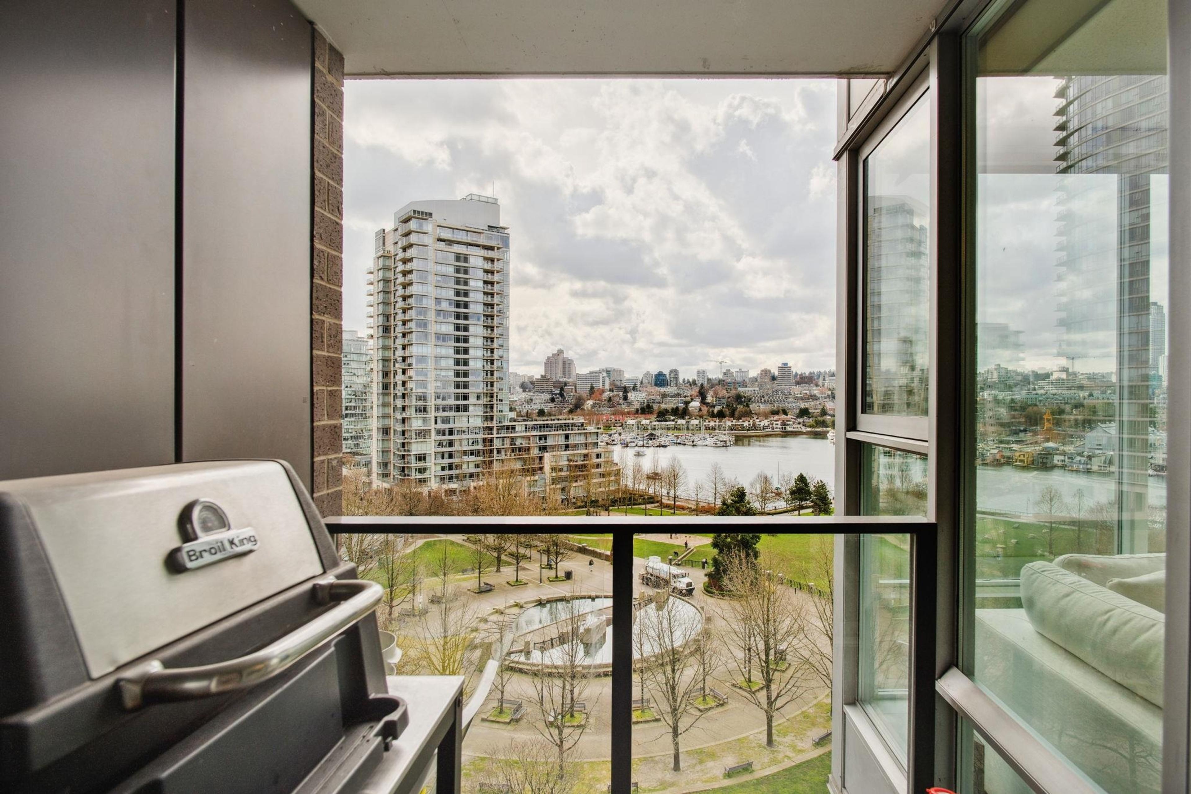 #1005 583 BEACH CRESCENT - Image 27