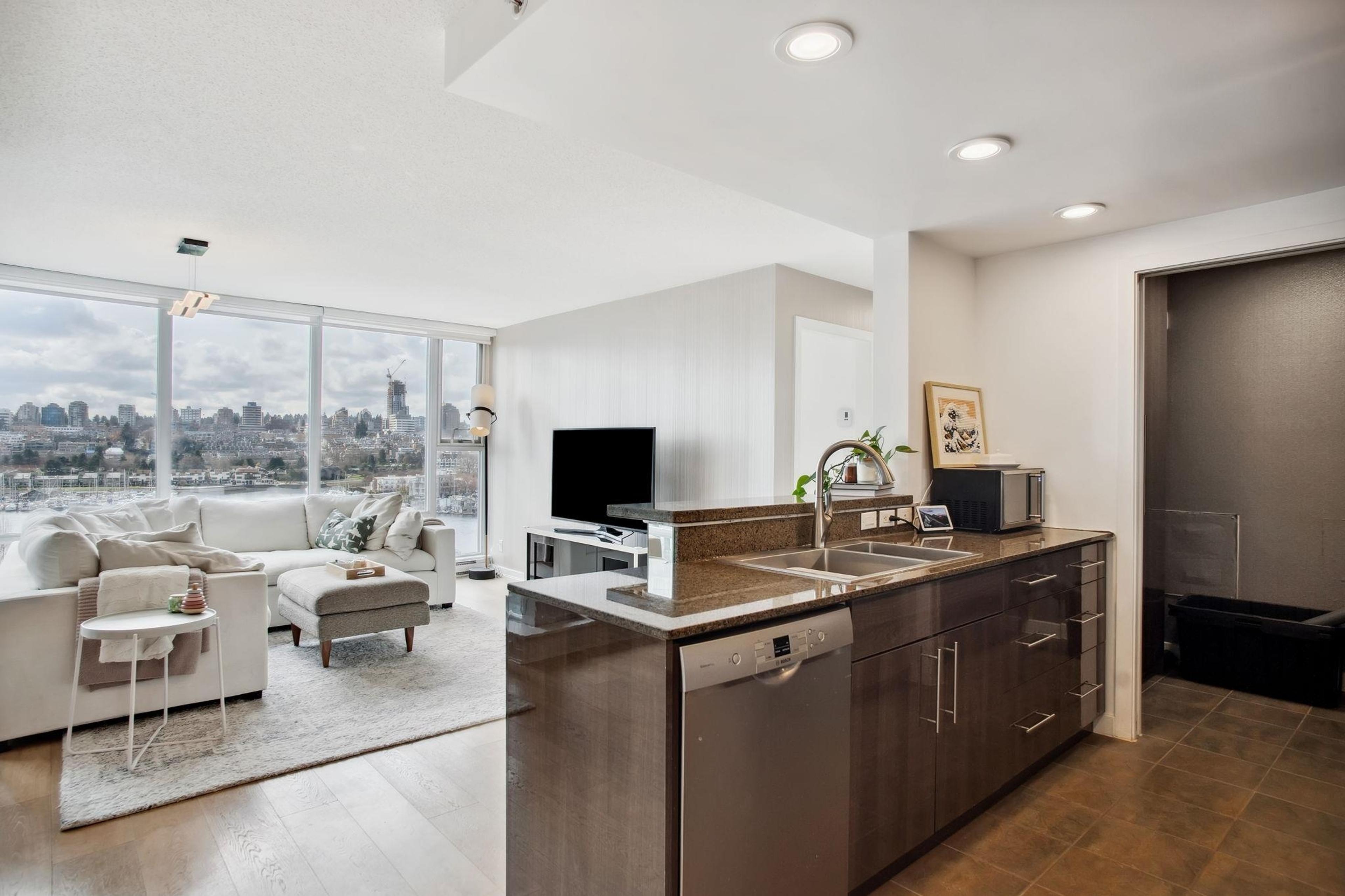 #1005 583 BEACH CRESCENT - Image 16