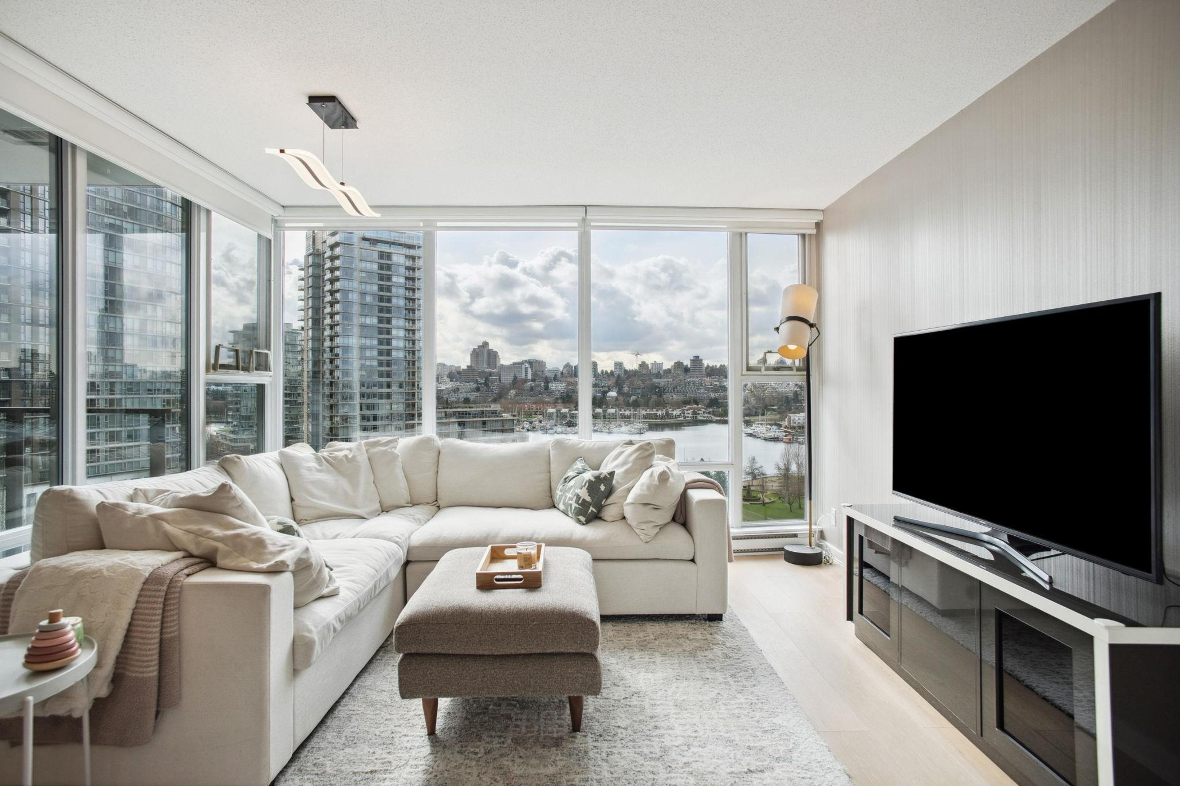 #1005 583 BEACH CRESCENT - Image 12