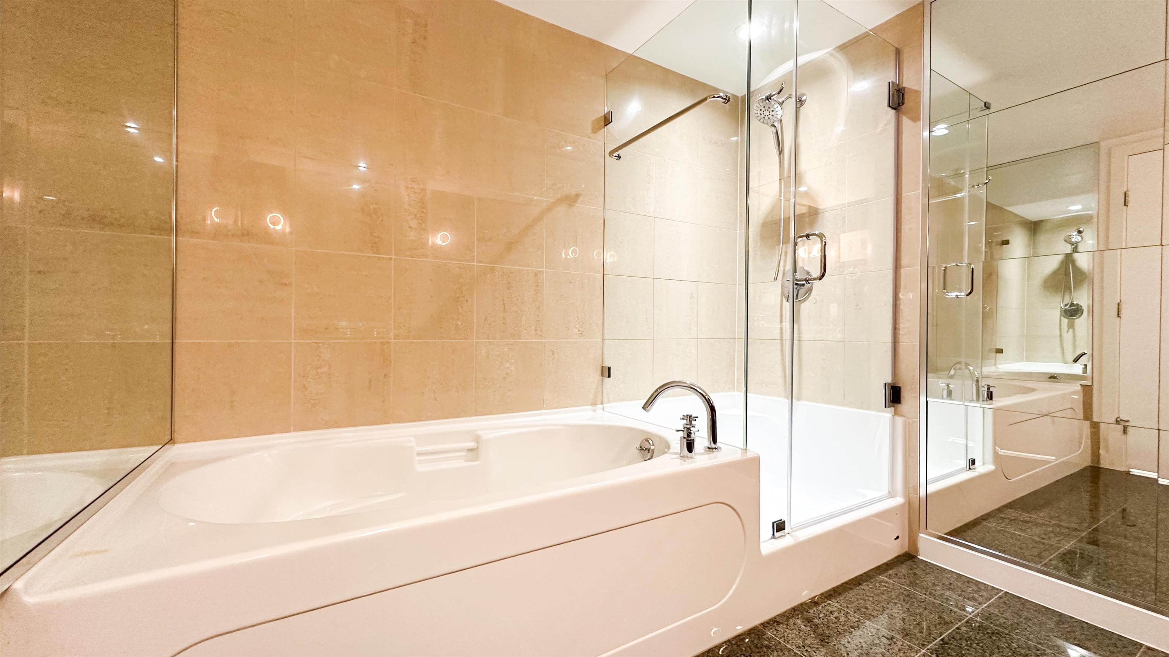 #1005 583 BEACH CRESCENT - Image 26