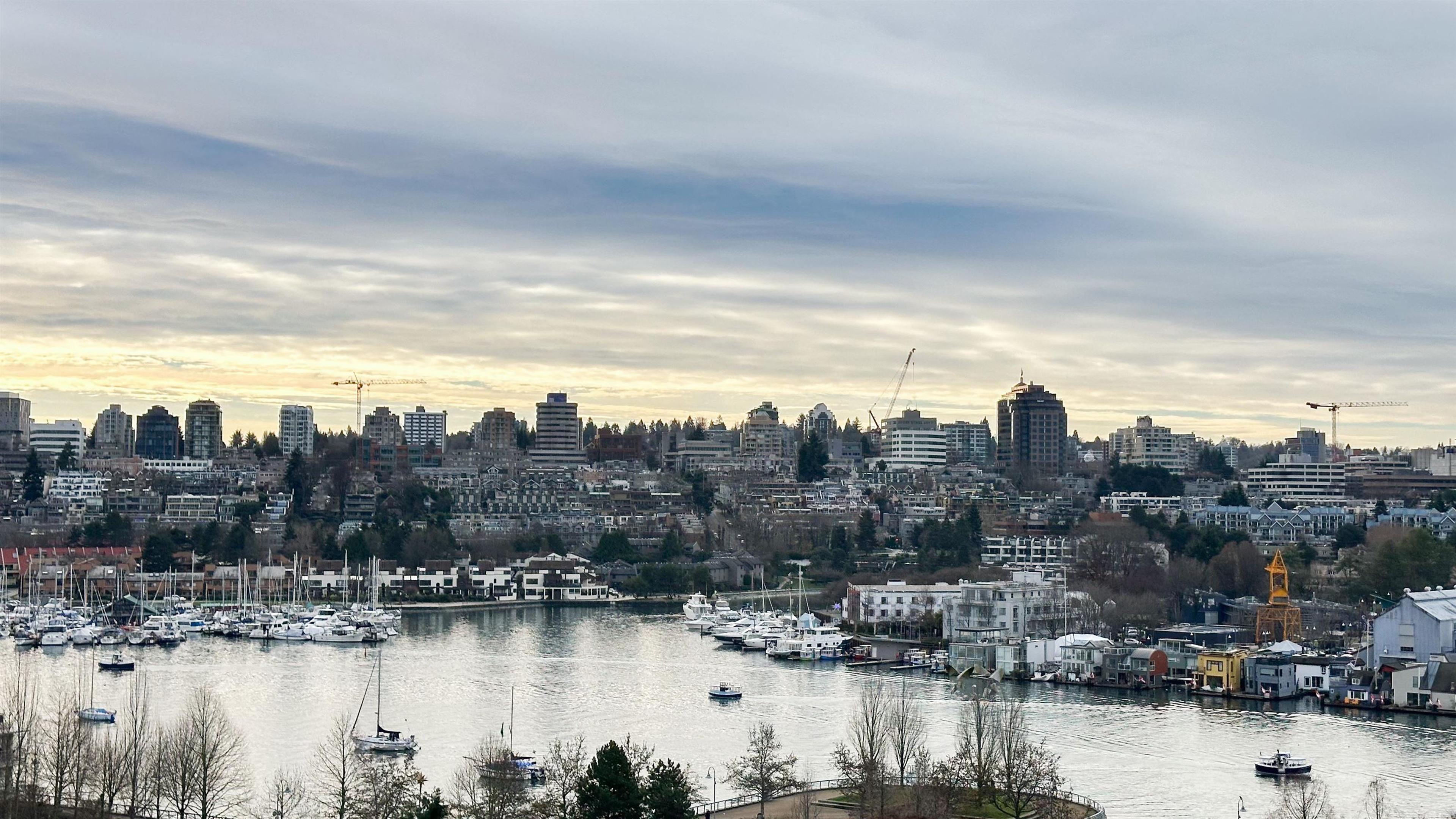 #1005 583 BEACH CRESCENT - Image 36