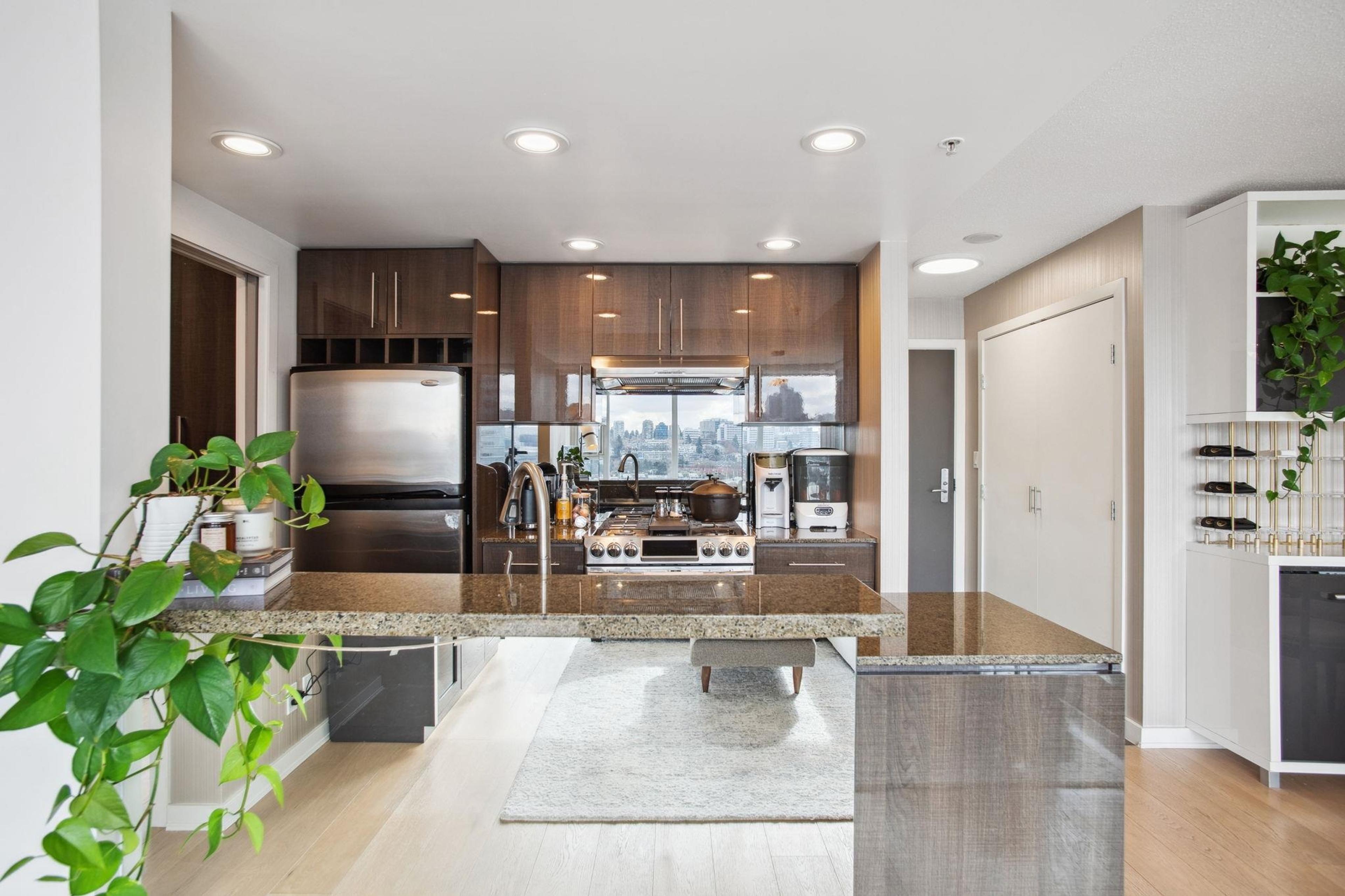 #1005 583 BEACH CRESCENT - Image 14