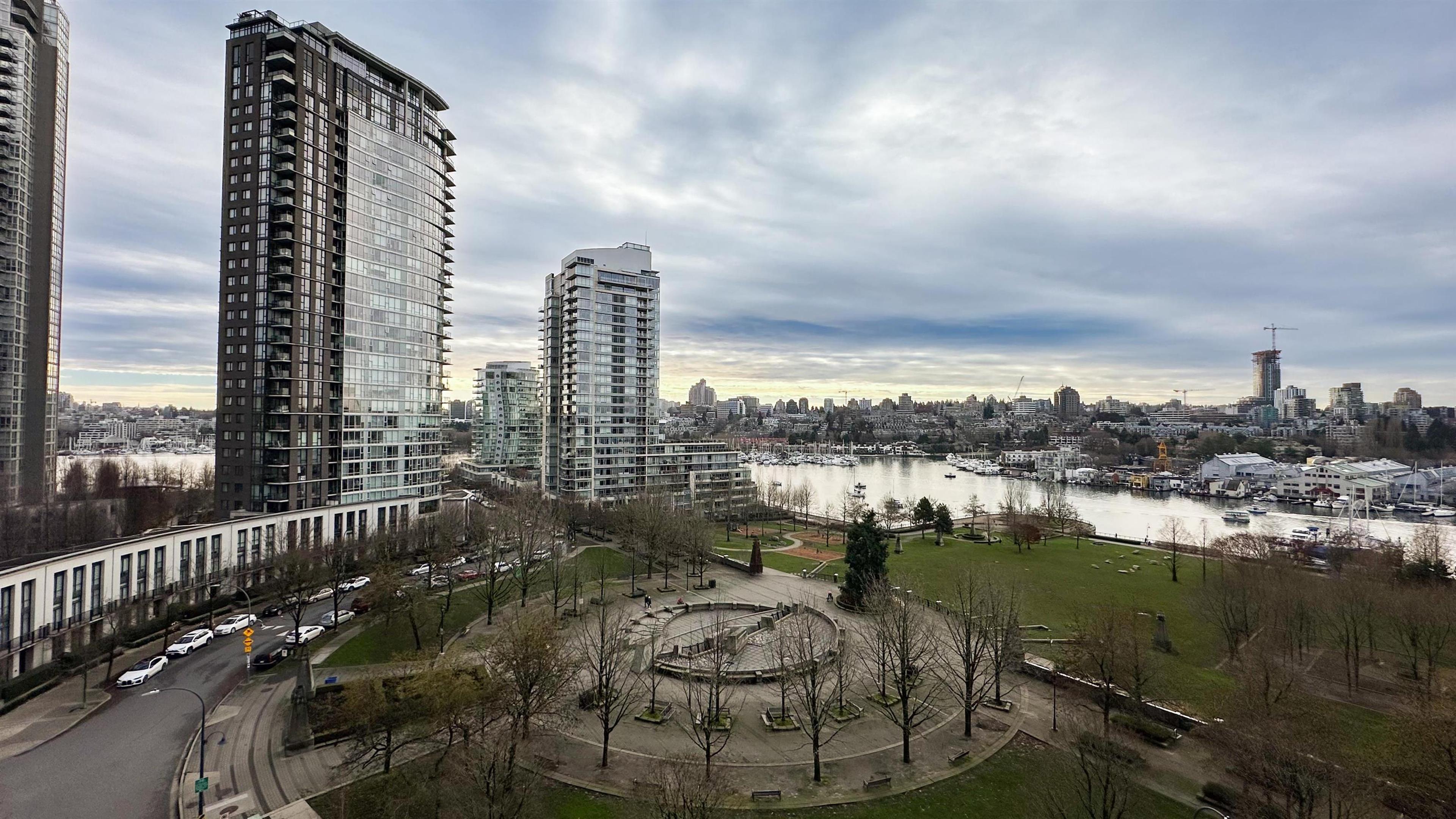 #1005 583 BEACH CRESCENT - Image 37