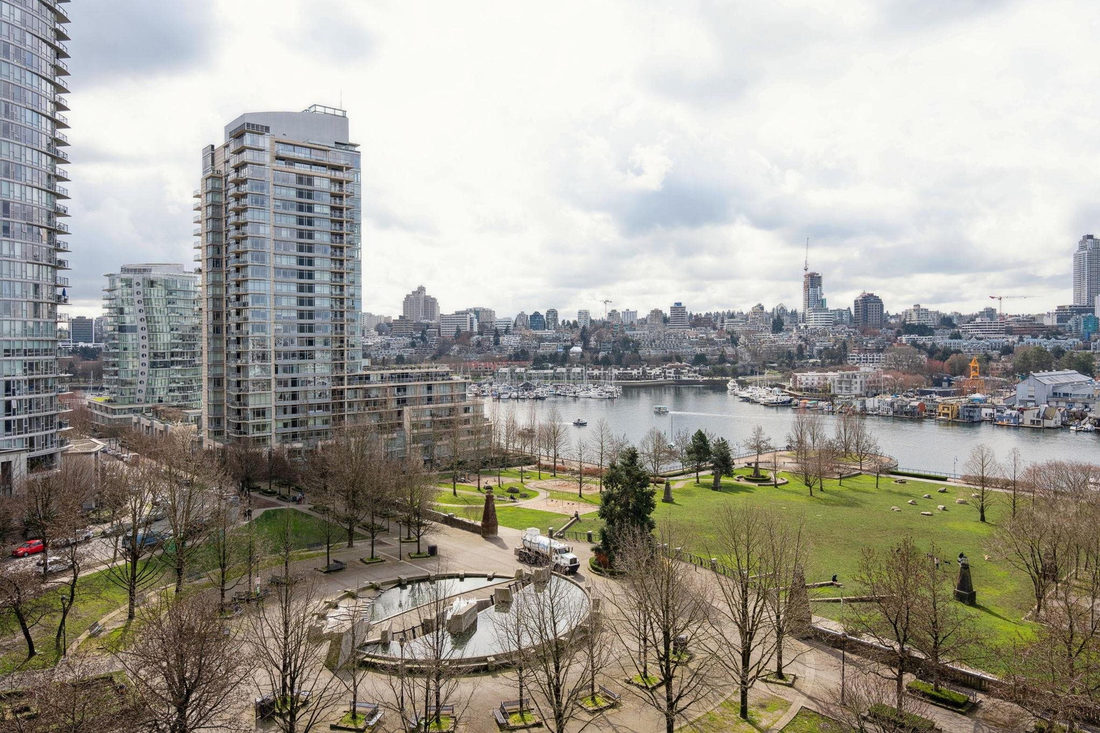 #1005 583 BEACH CRESCENT - Image 35