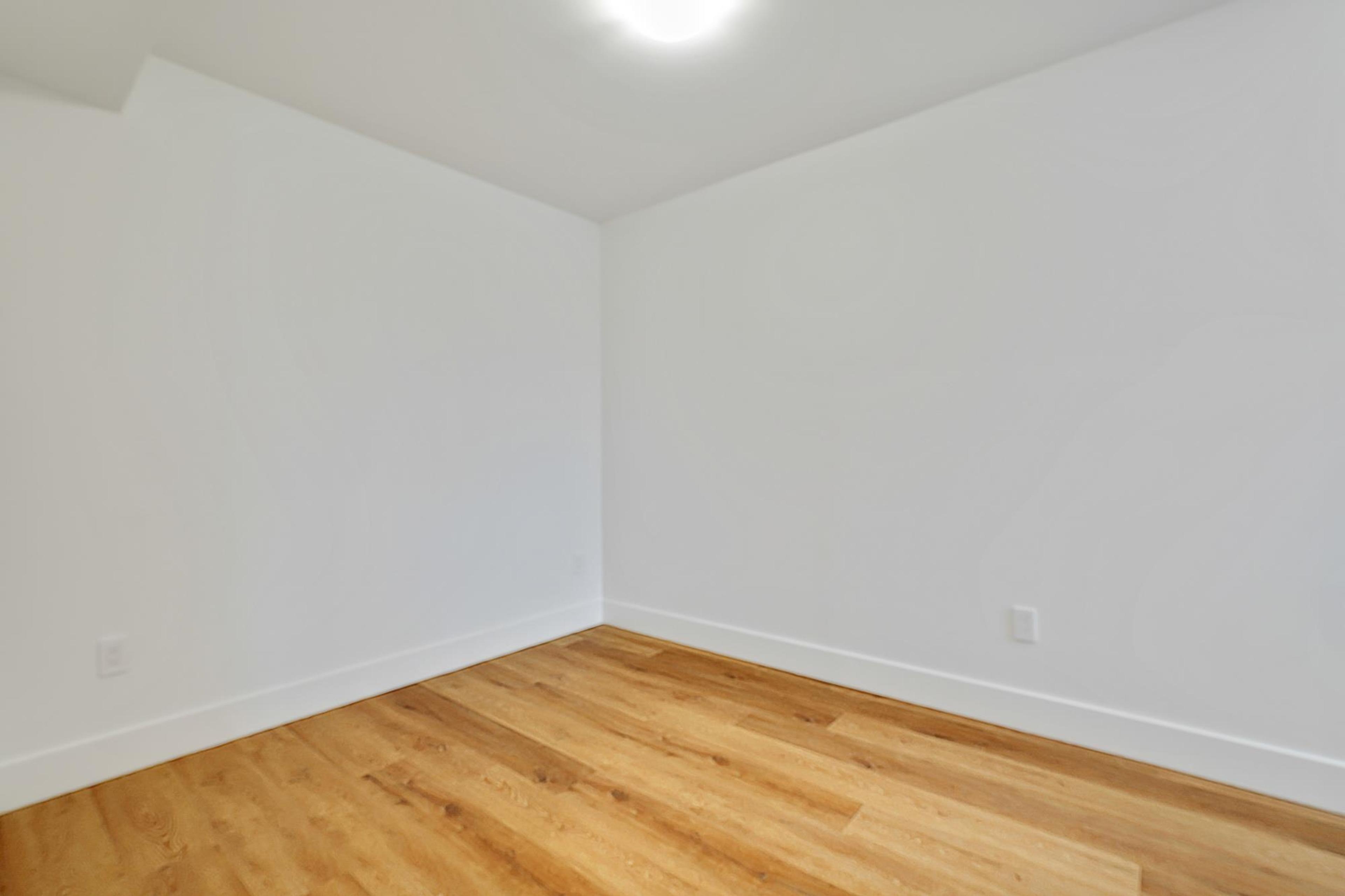 45 E EIGHTH AVENUE - Image 16