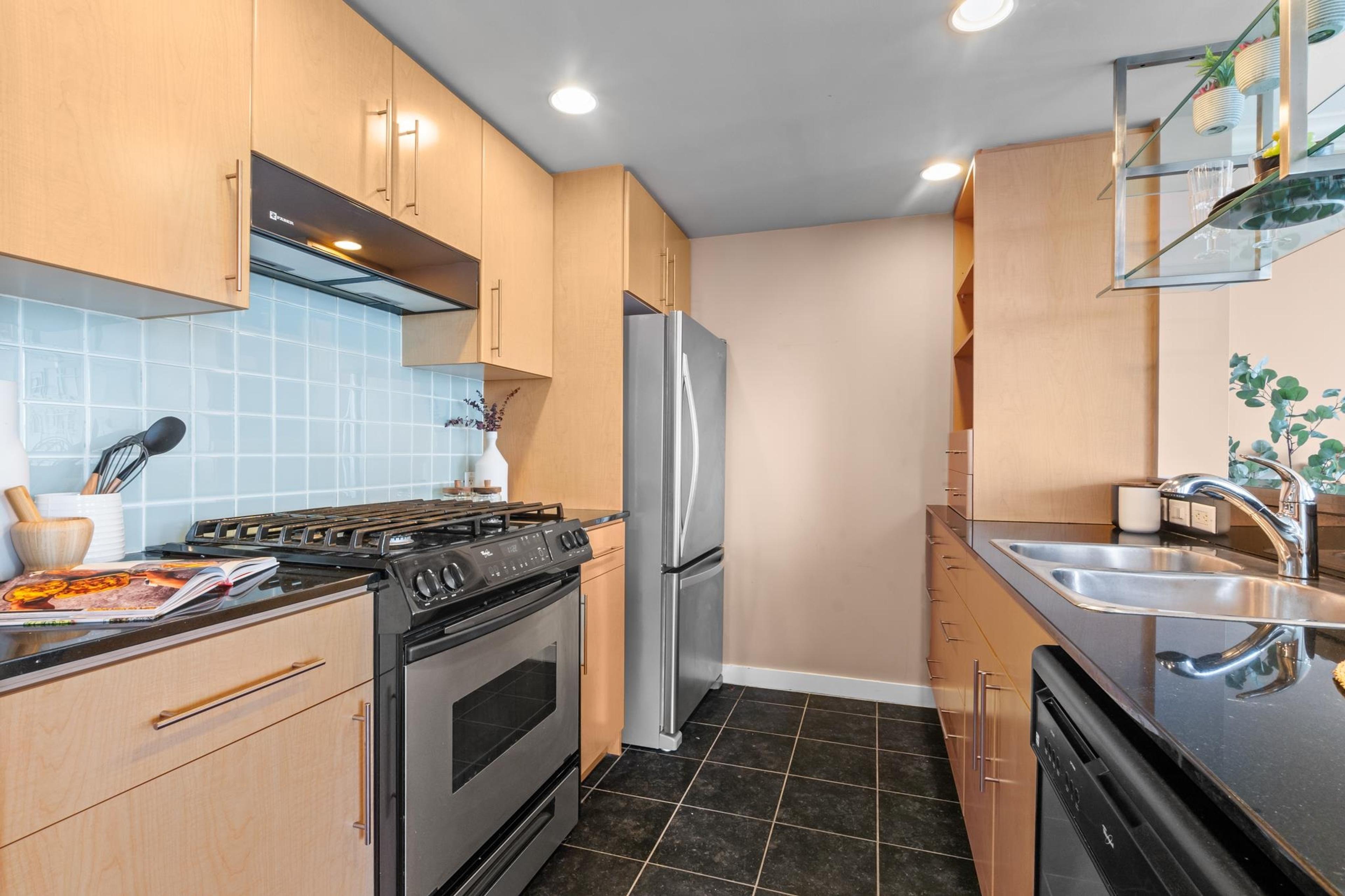 #1202 583 BEACH CRESCENT - Image 16