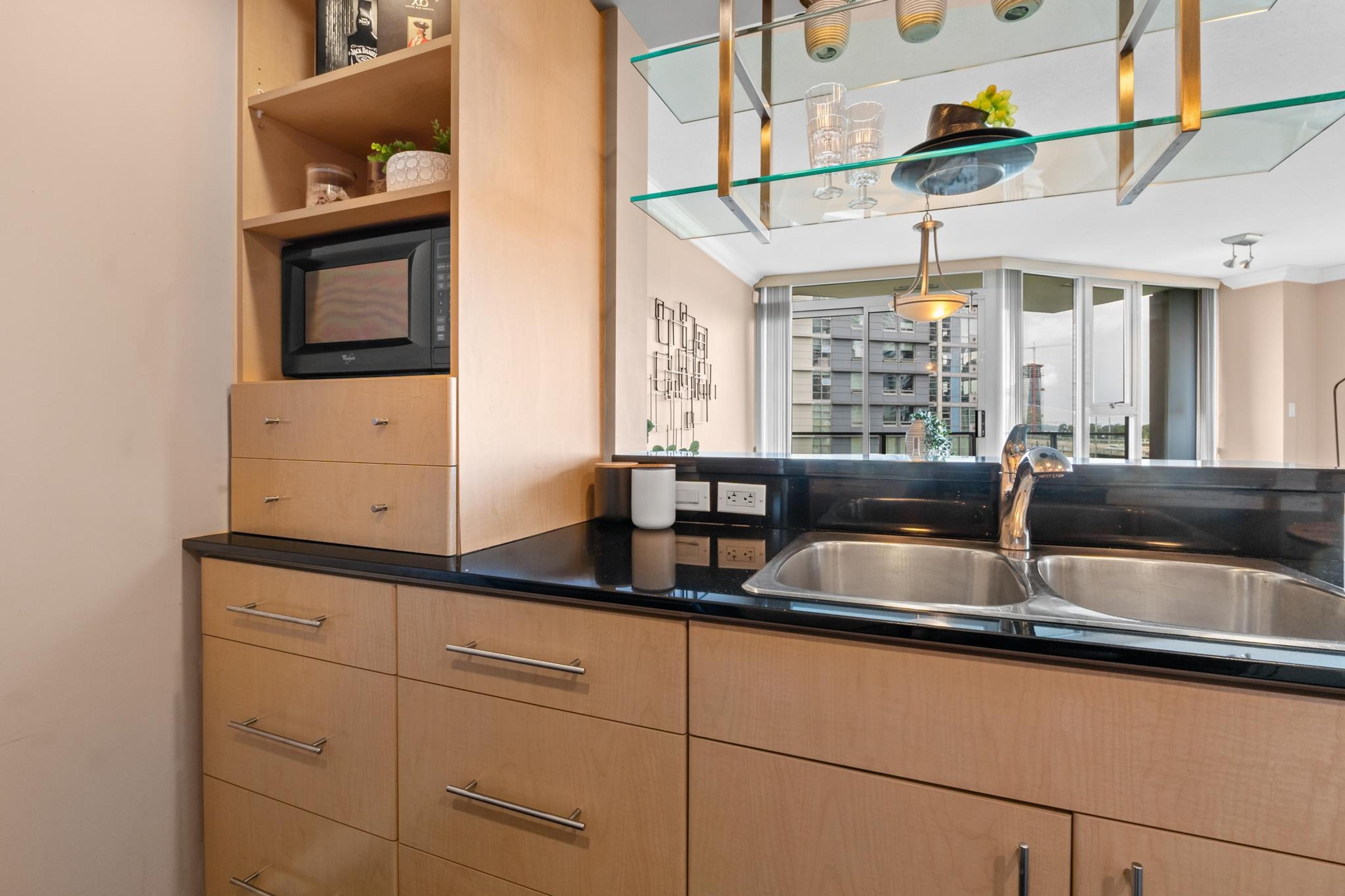 #1202 583 BEACH CRESCENT - Image 18