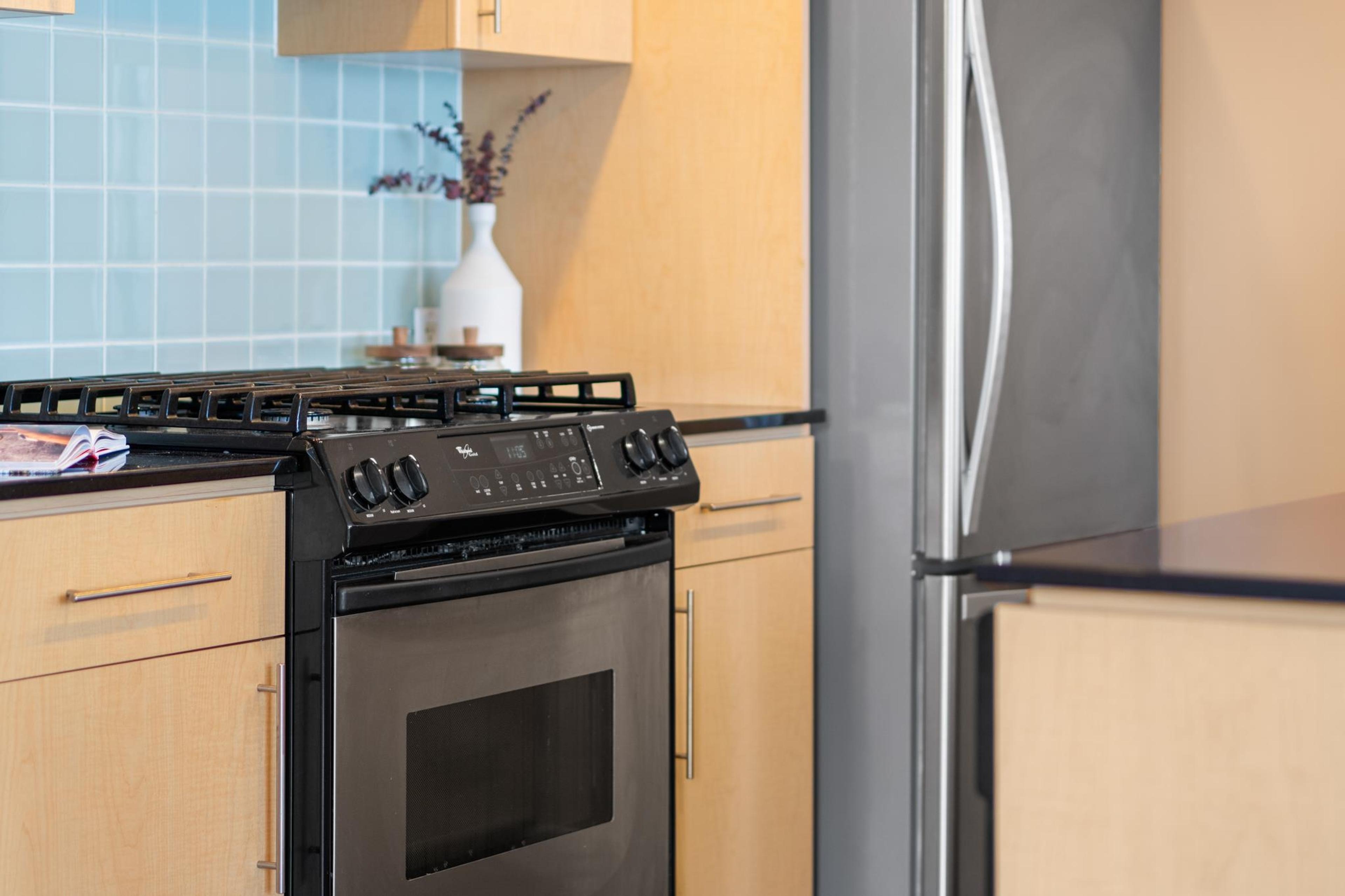 #1202 583 BEACH CRESCENT - Image 15