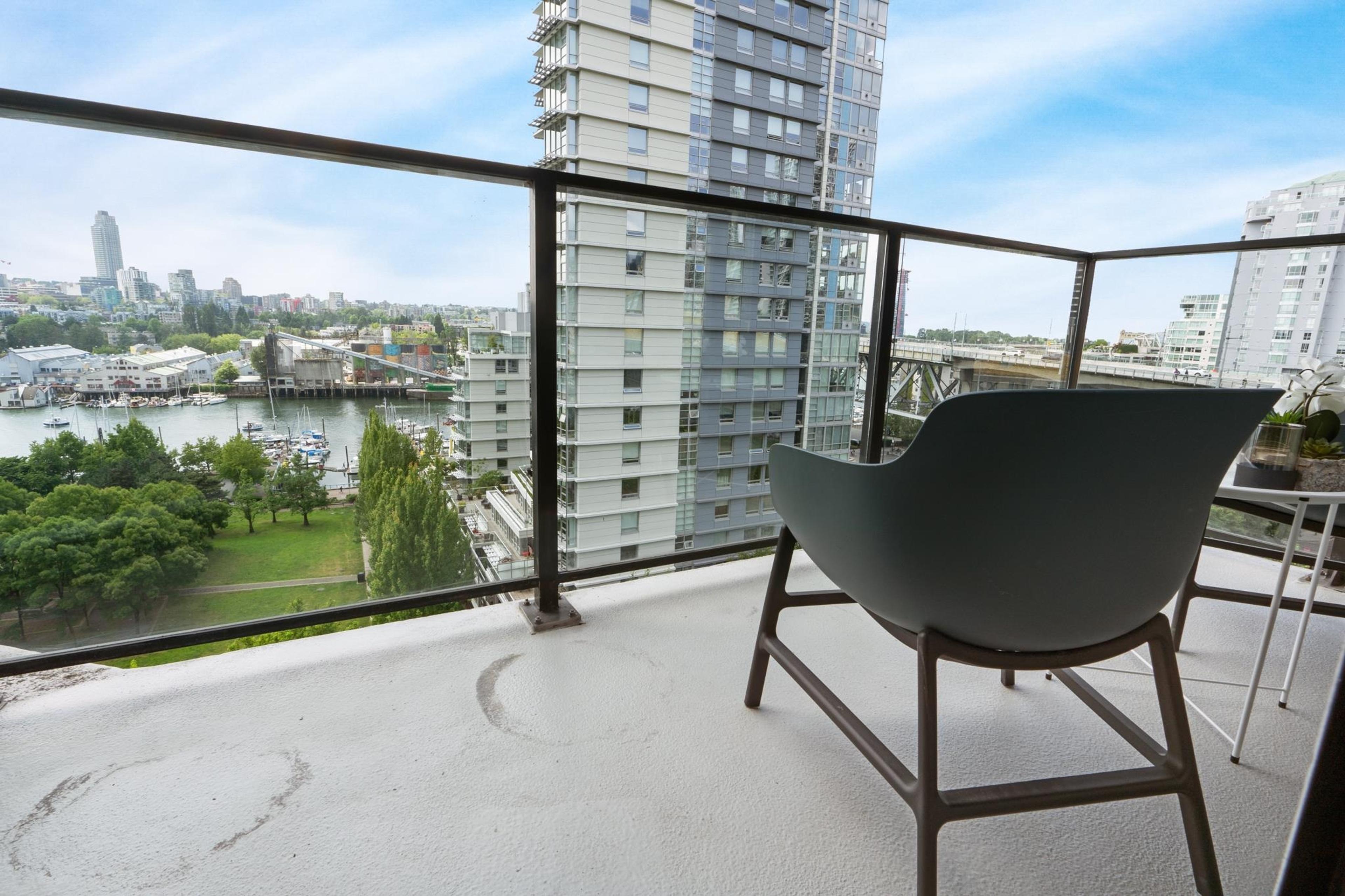 #1202 583 BEACH CRESCENT - Image 21
