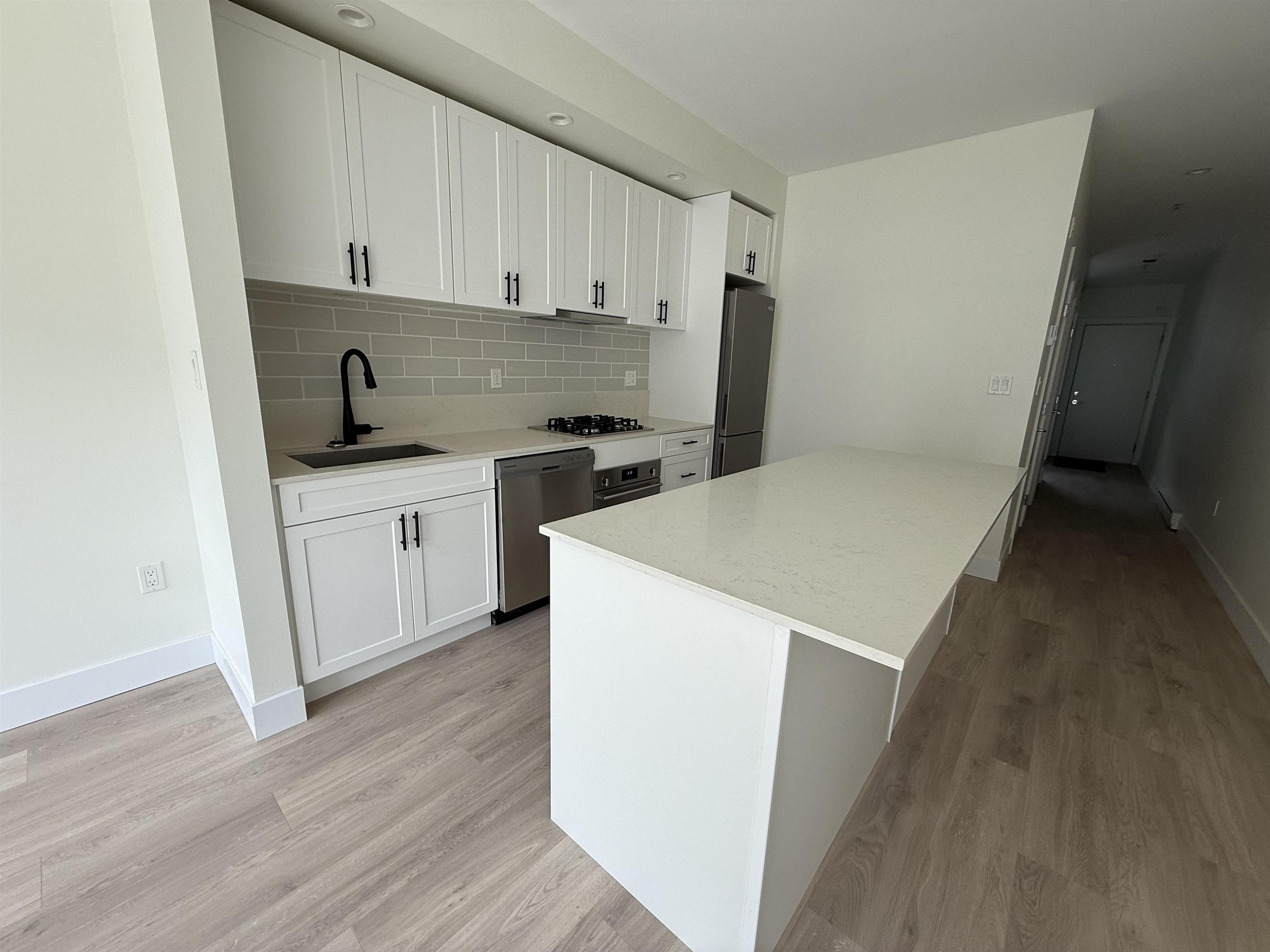 #208 626 ALEXANDER STREET - Image 6