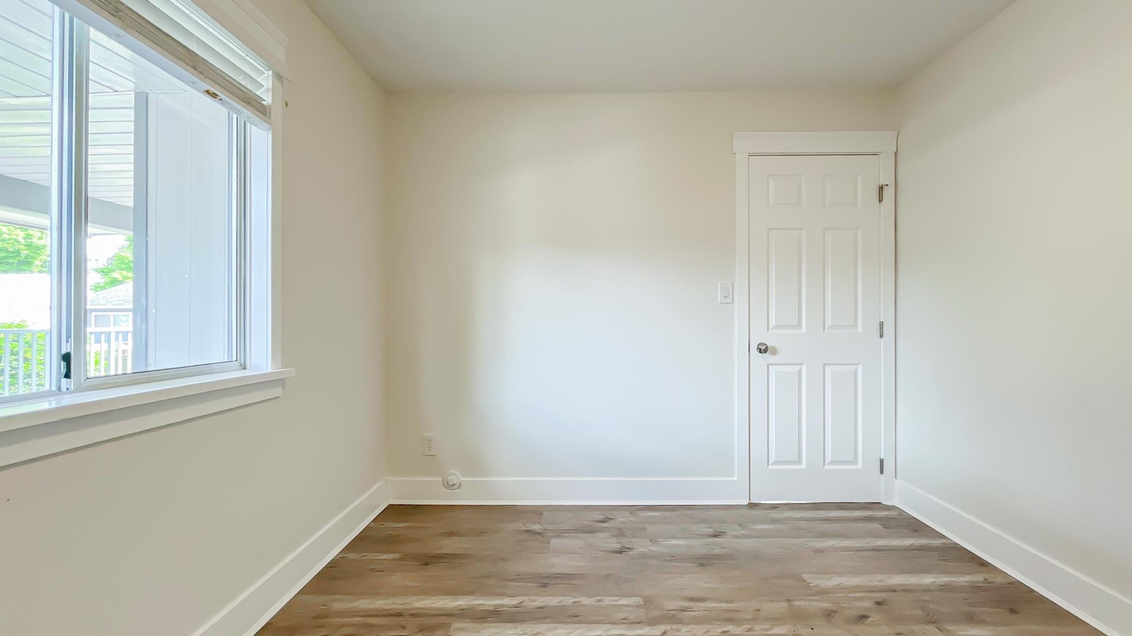 5076 SMITH AVENUE - Image 10
