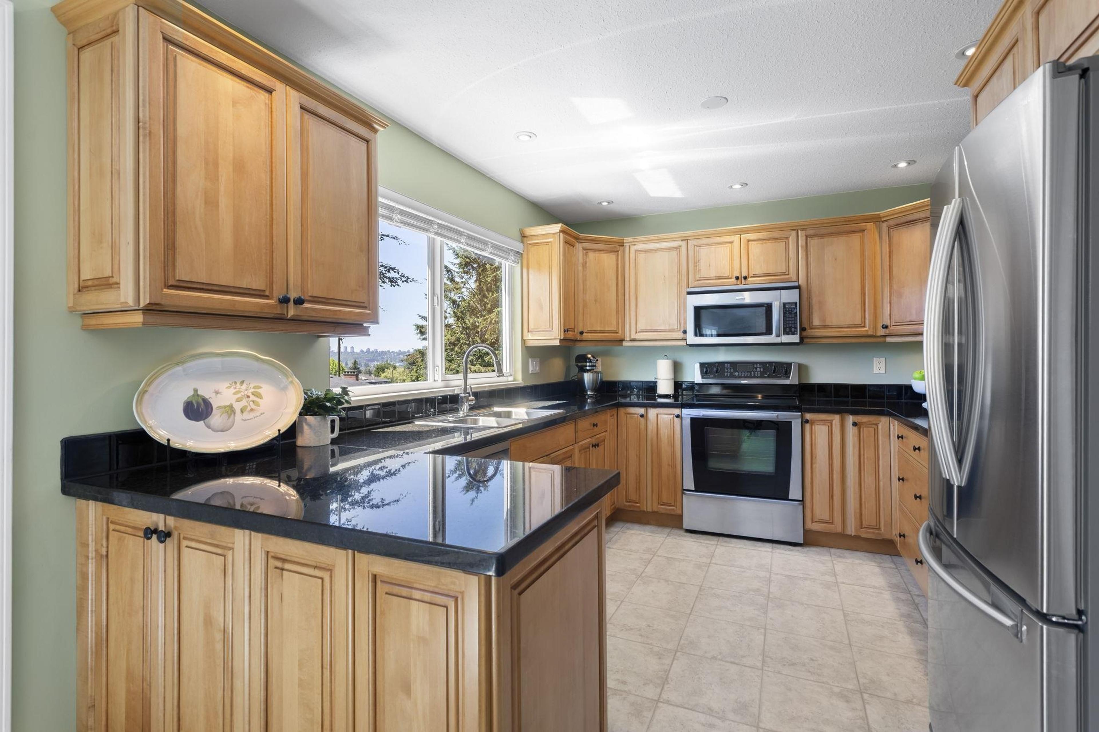 6330 LOCHDALE STREET - Image 10
