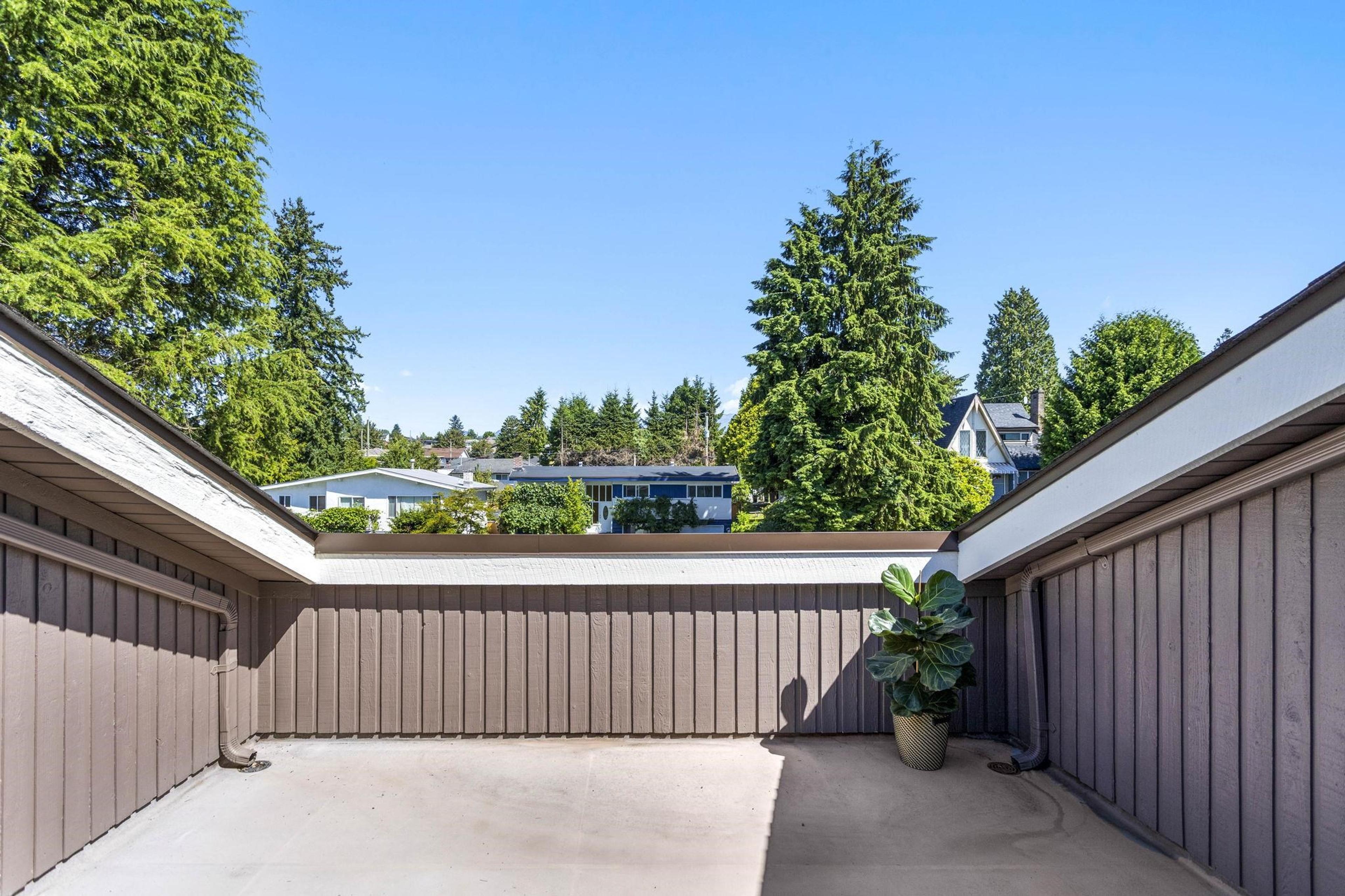 6330 LOCHDALE STREET - Image 19