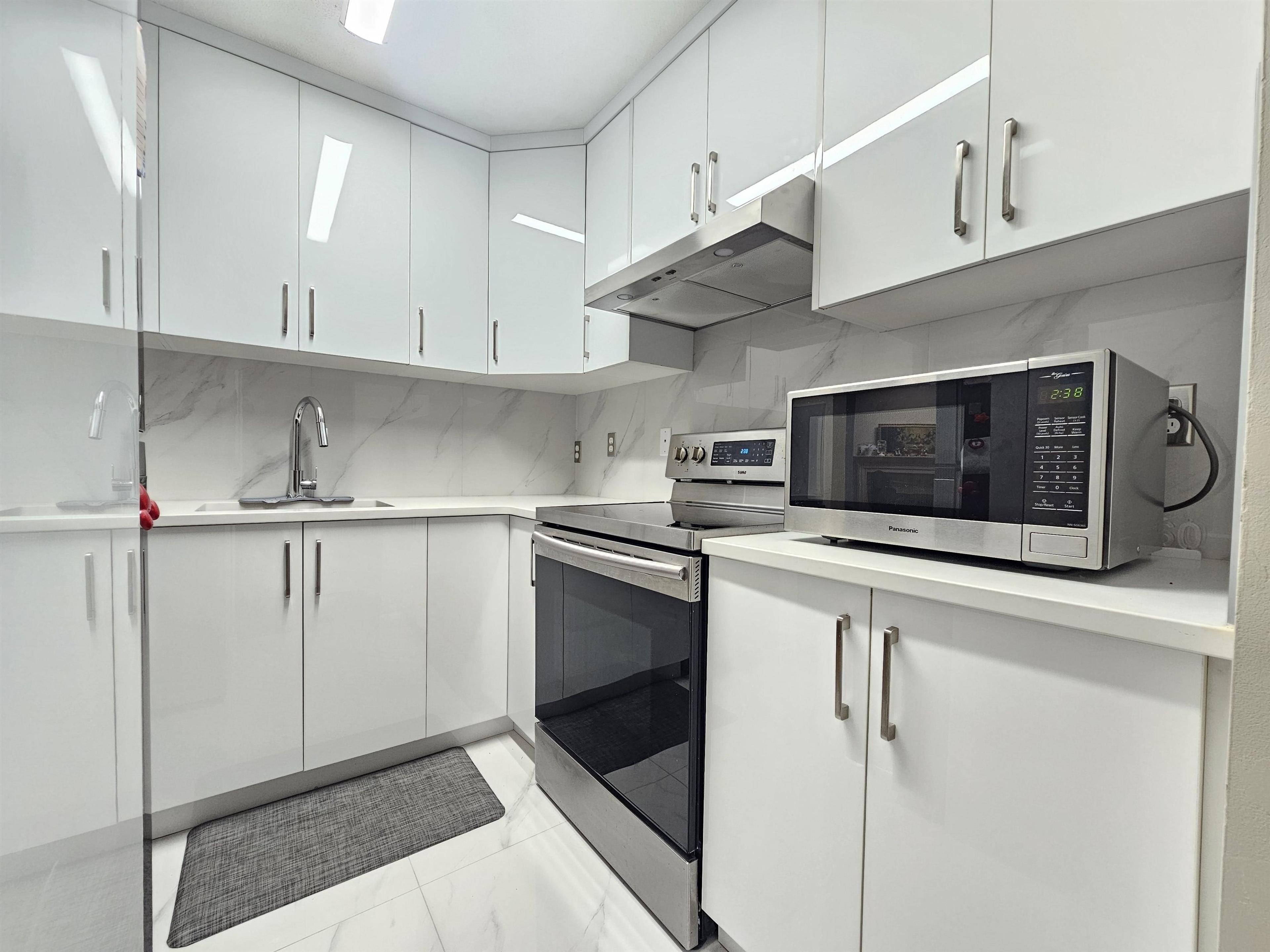 #201 3680 RAE AVENUE - Image 5