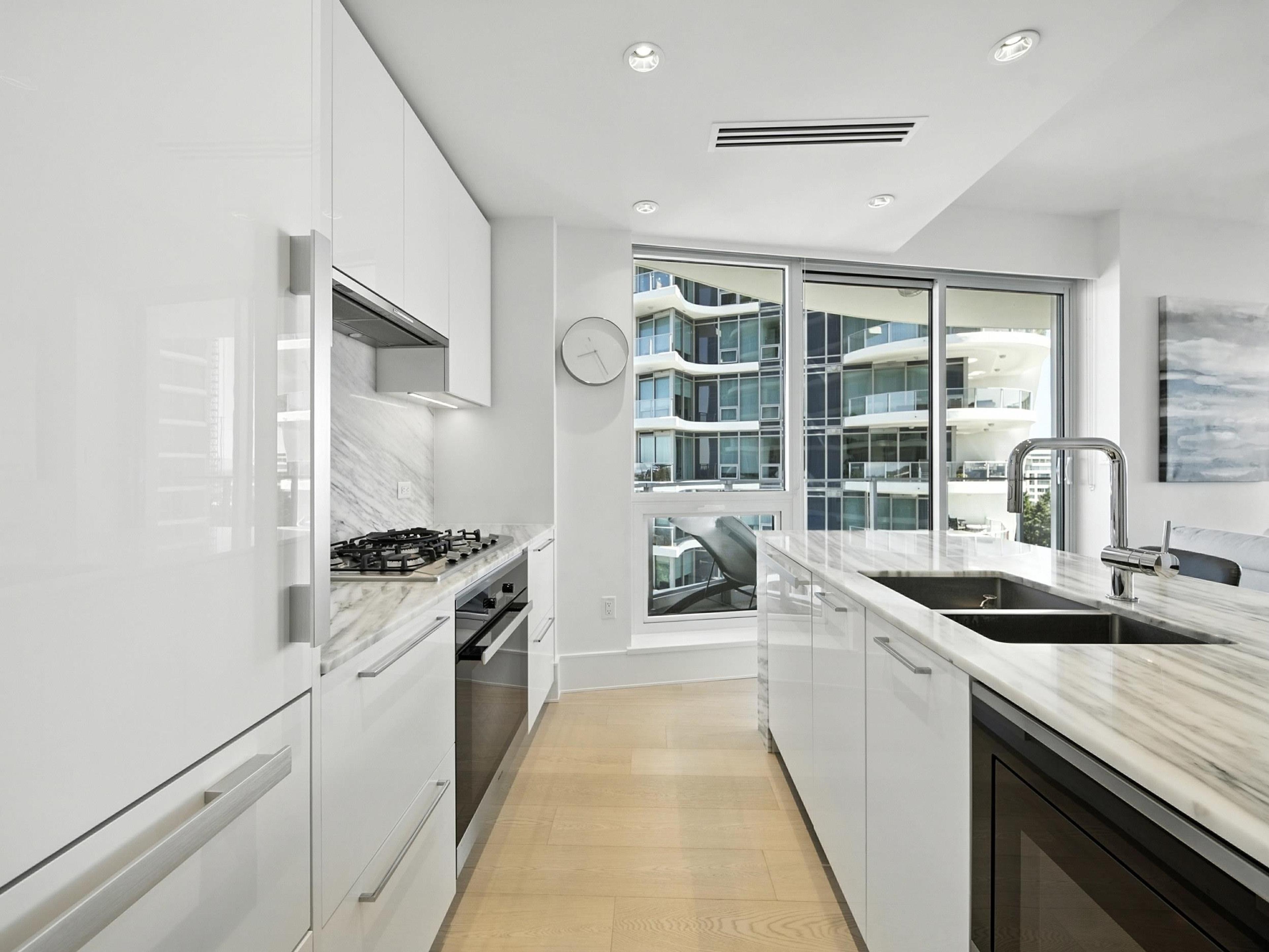 #1604 1500 MARTIN STREET - Image 17