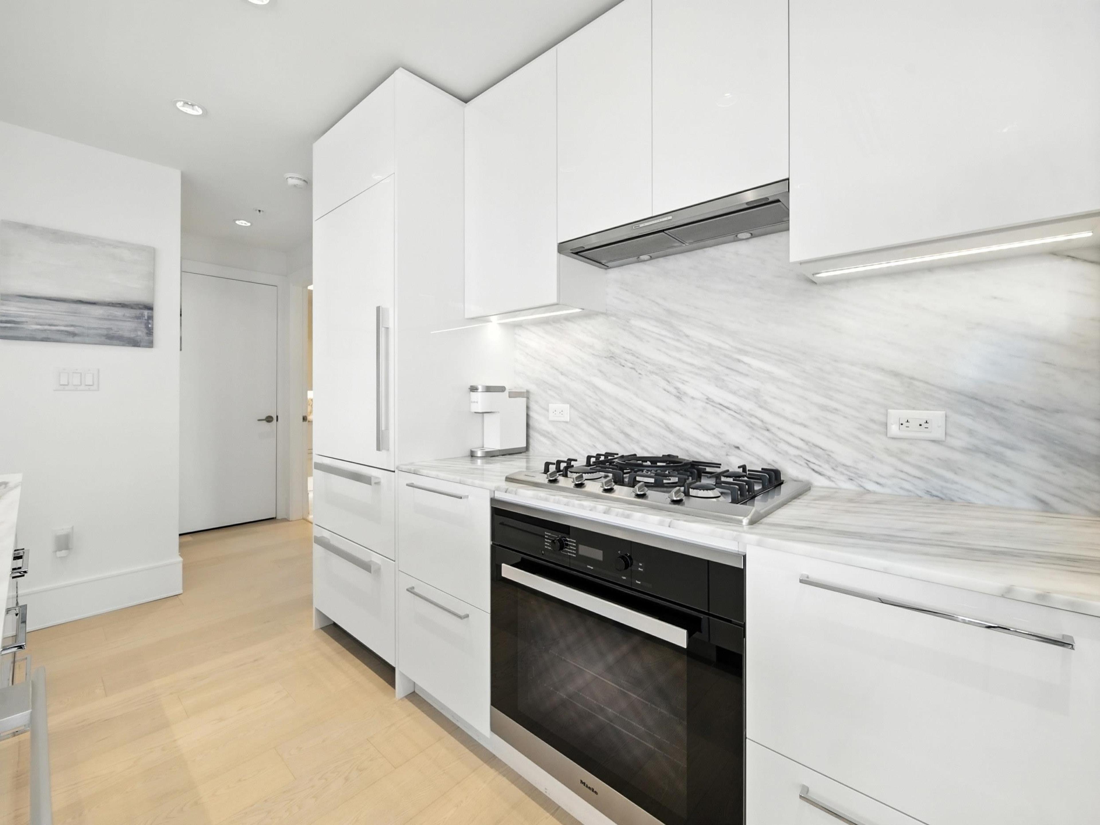 #1604 1500 MARTIN STREET - Image 16