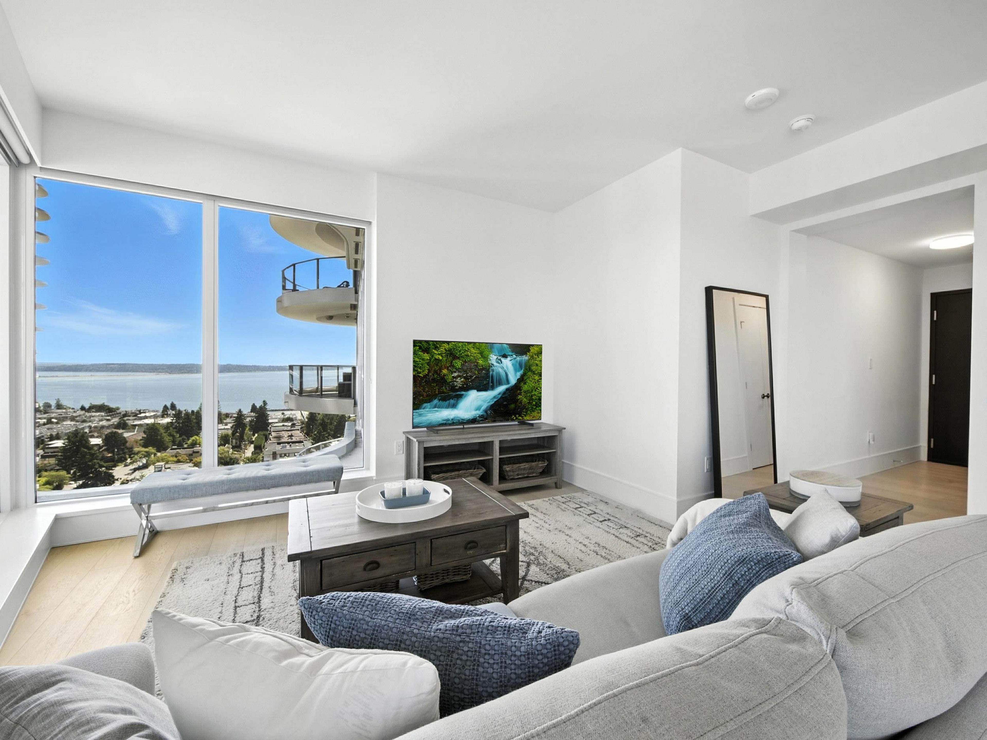 #1604 1500 MARTIN STREET - Image 1