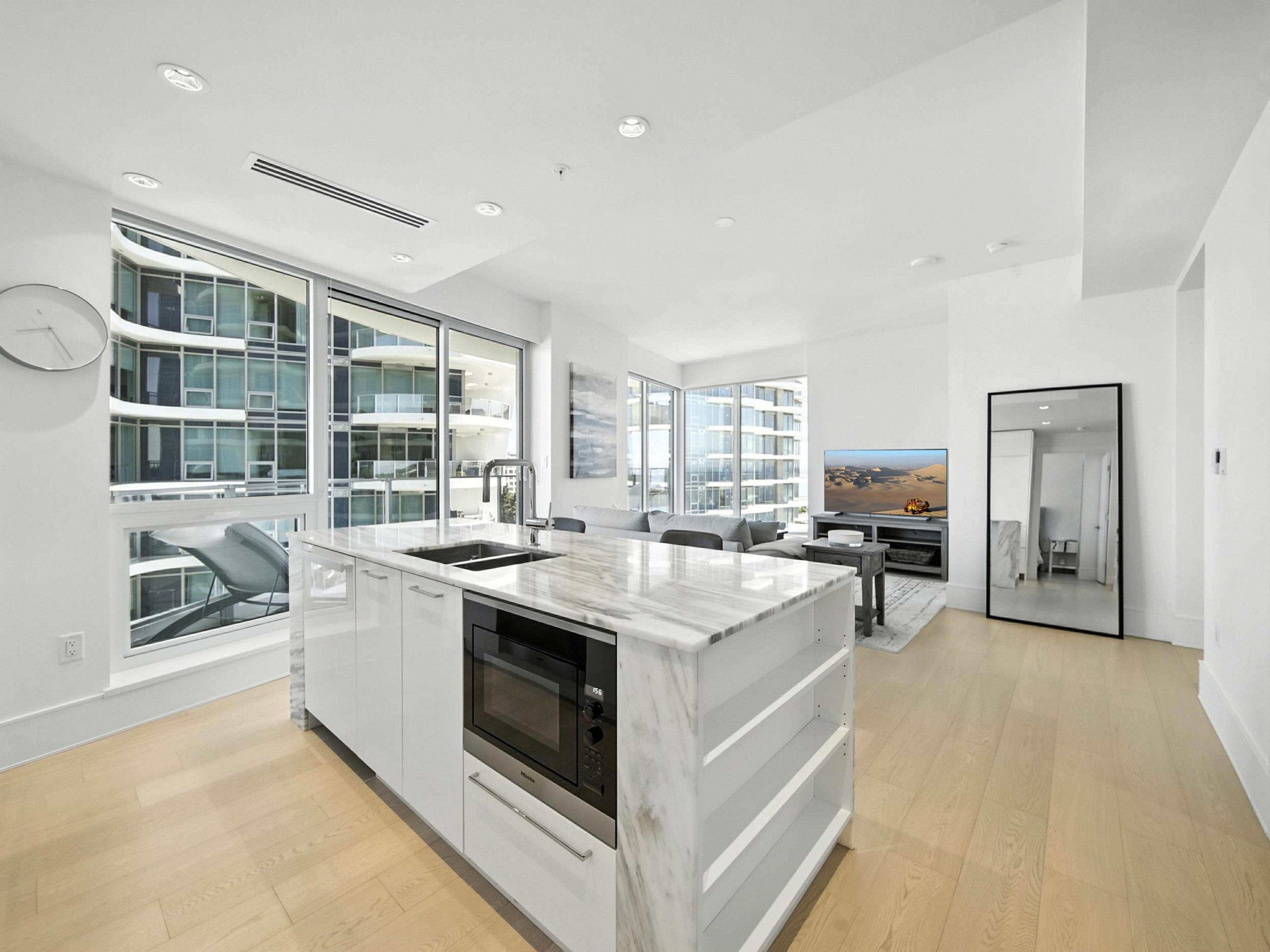#1604 1500 MARTIN STREET - Image 19