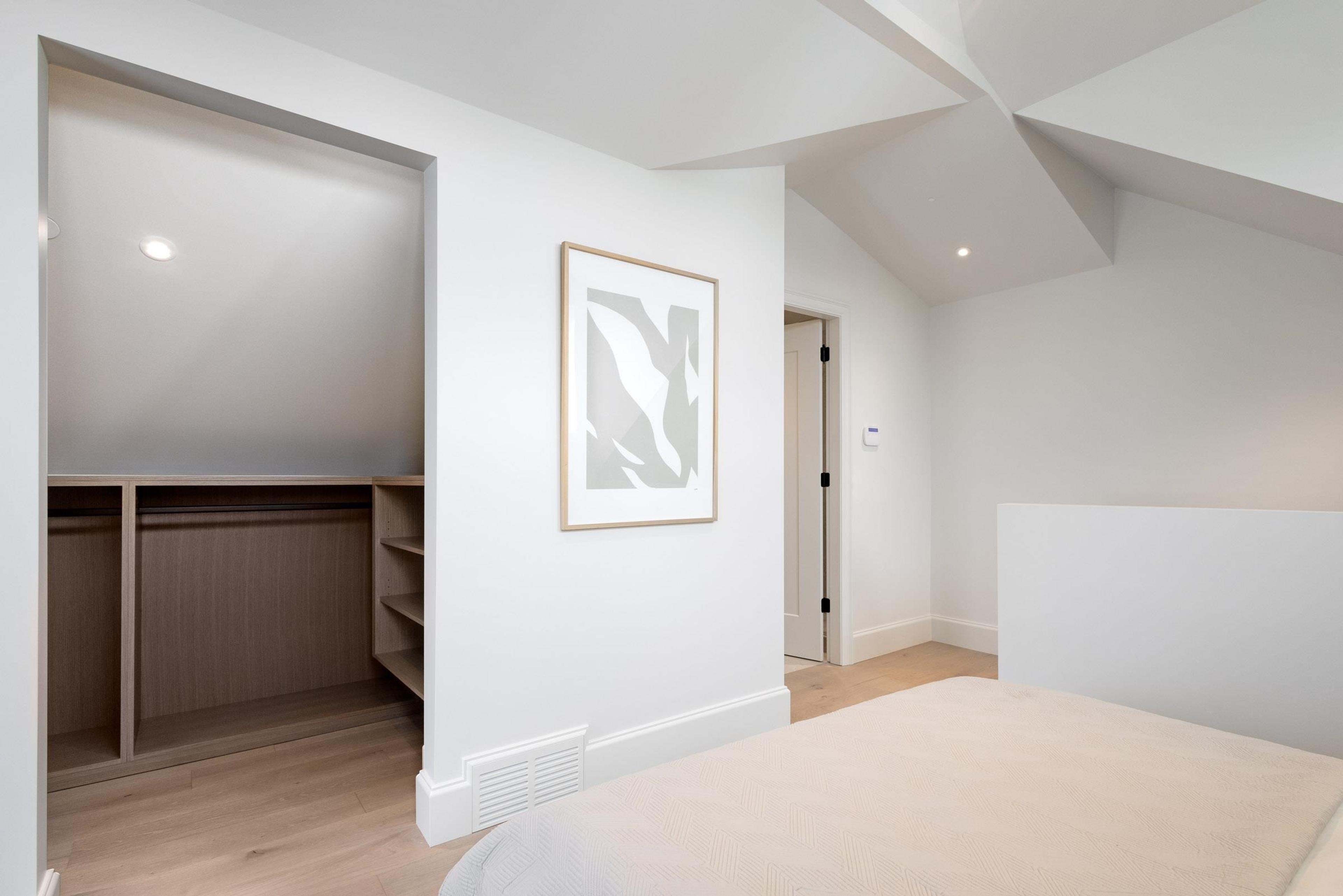2380 E 5TH AVENUE - Image 17