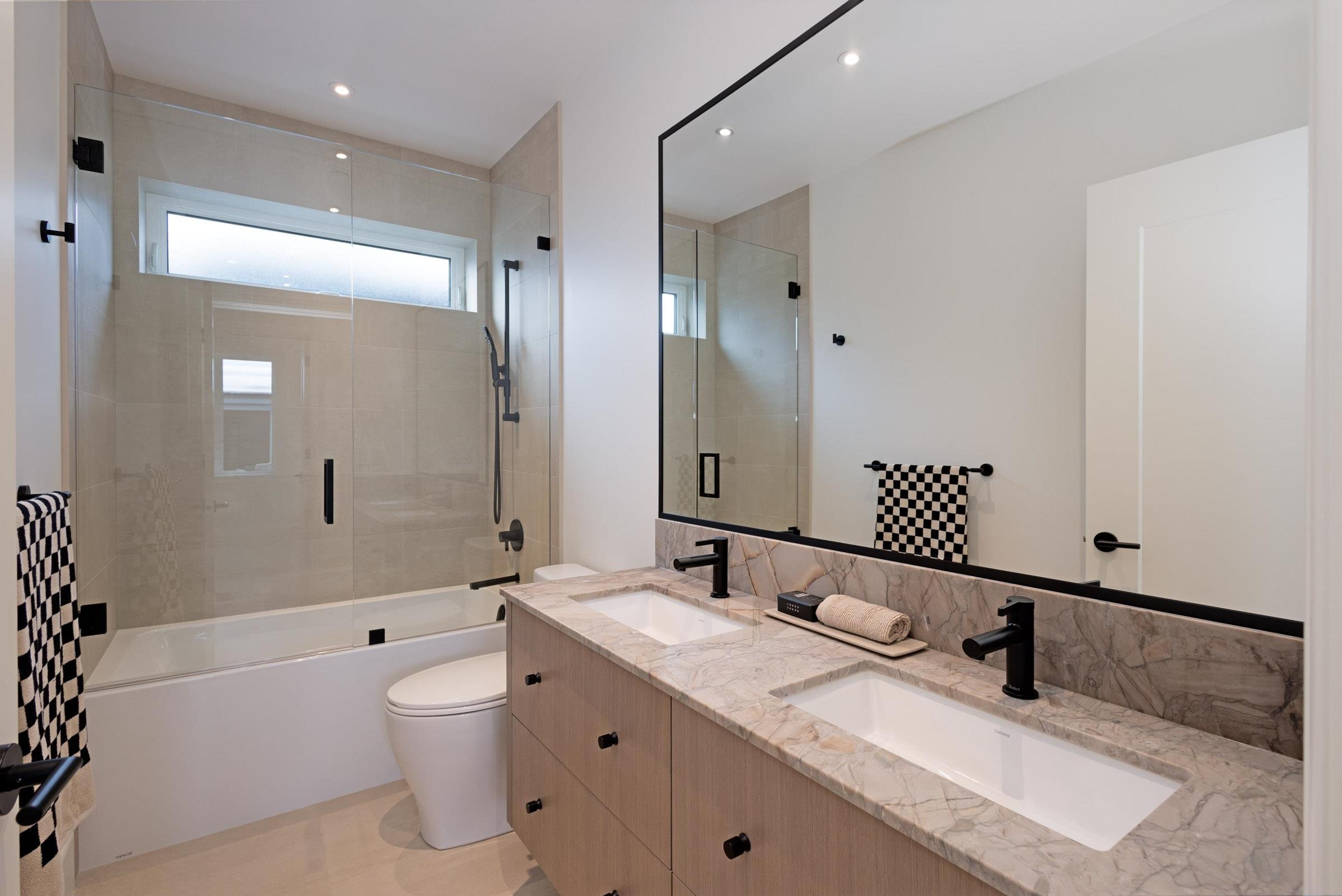 2380 E 5TH AVENUE - Image 12