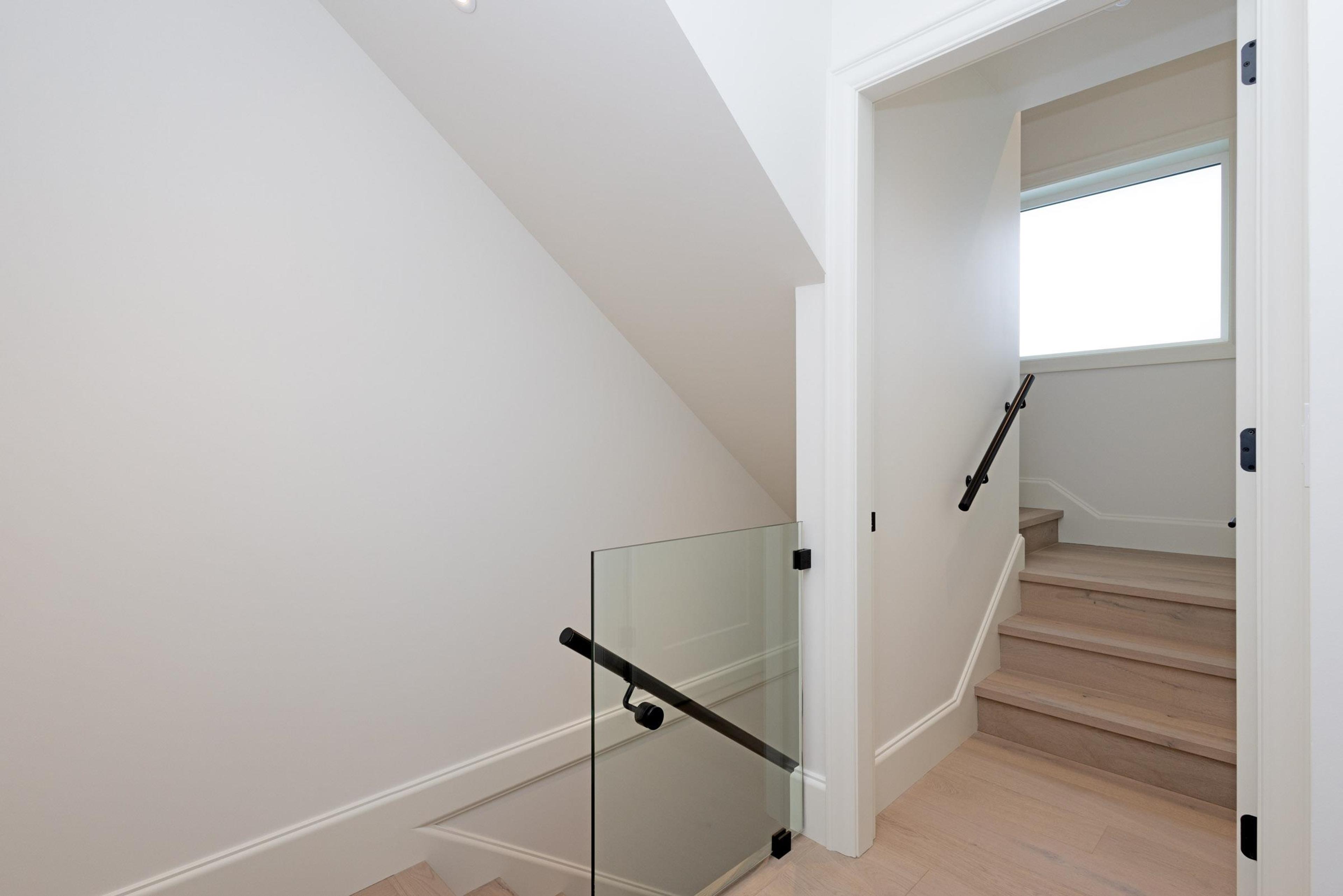 2380 E 5TH AVENUE - Image 14