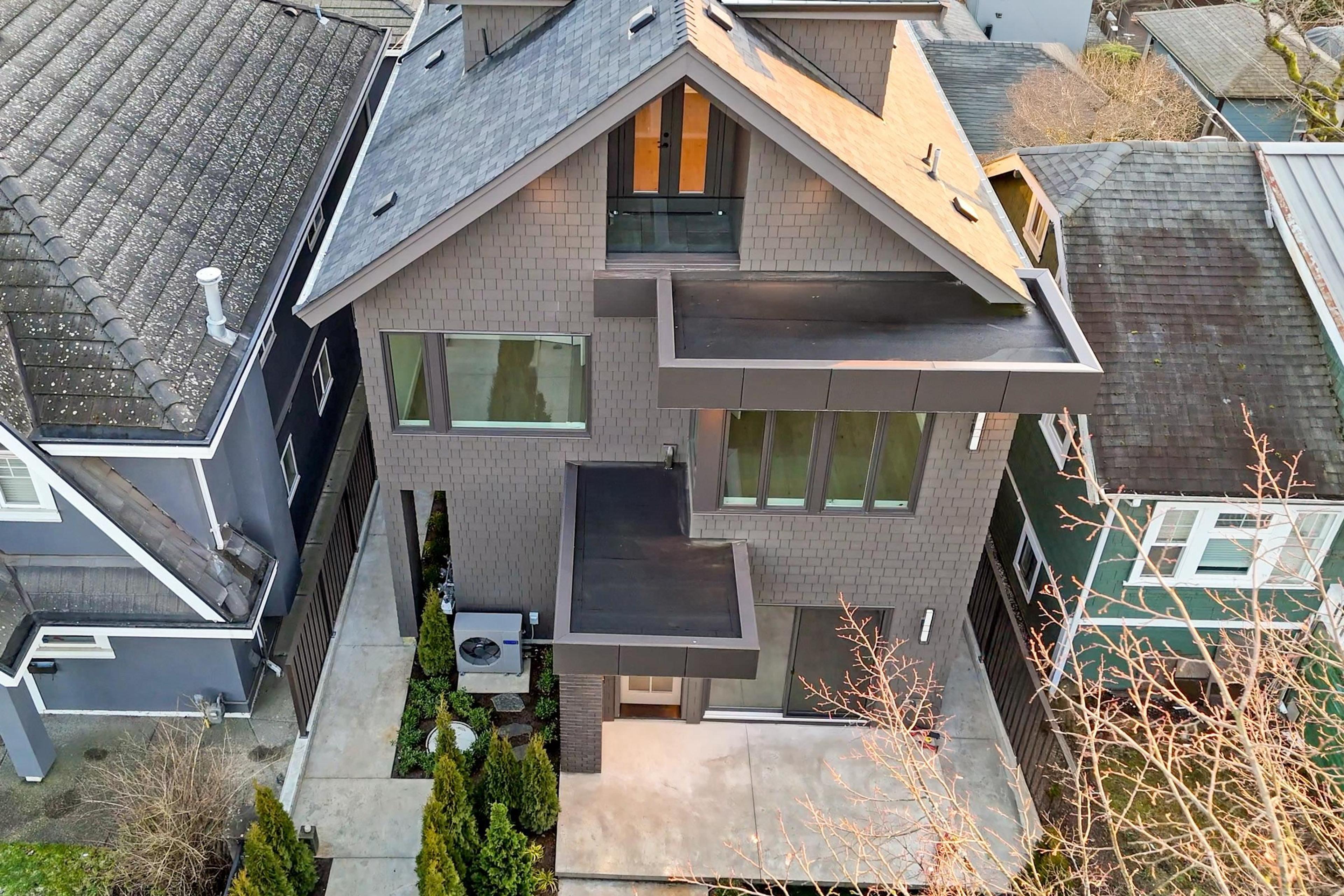2380 E 5TH AVENUE - Image 19