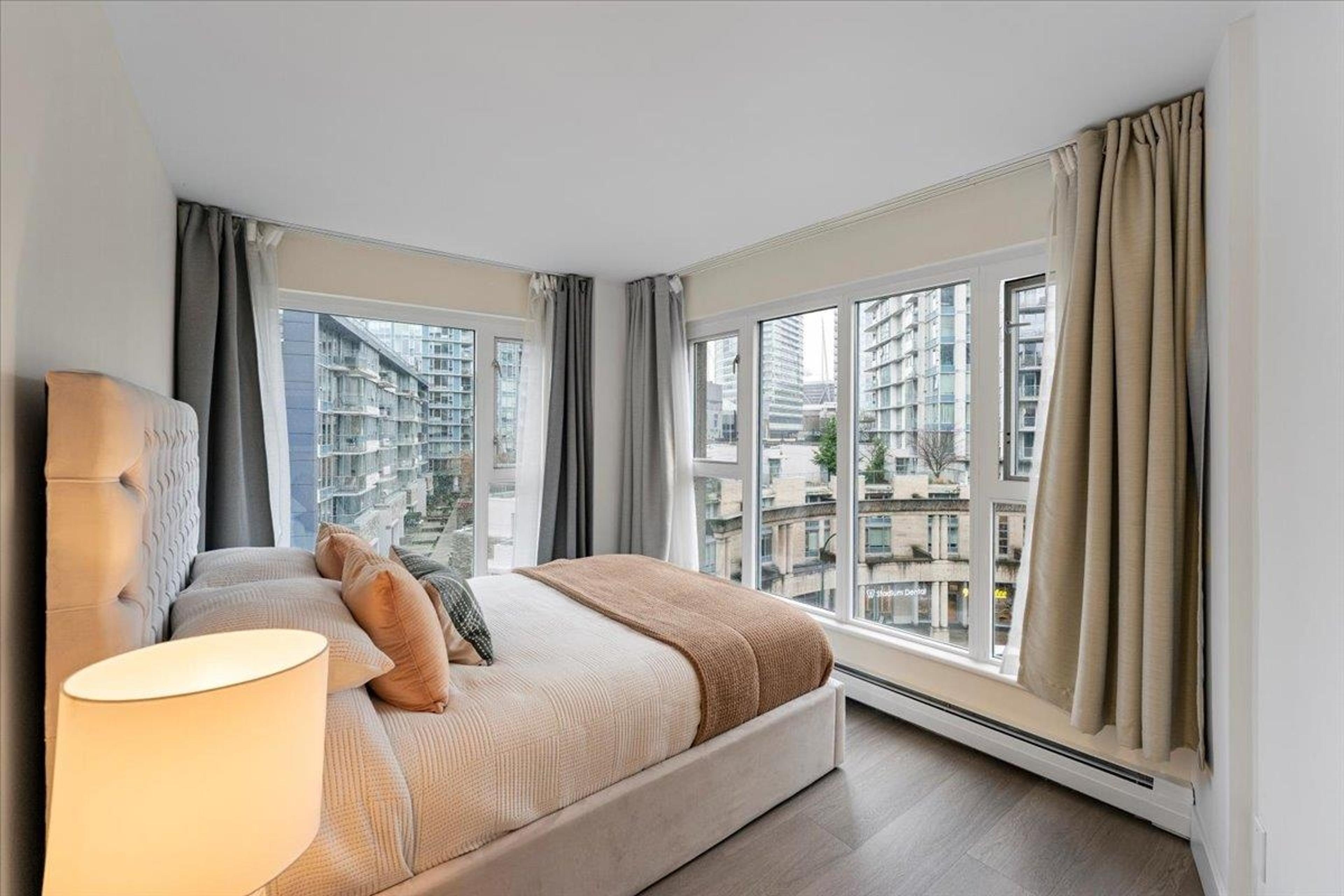 #407 183 KEEFER PLACE - Image 23