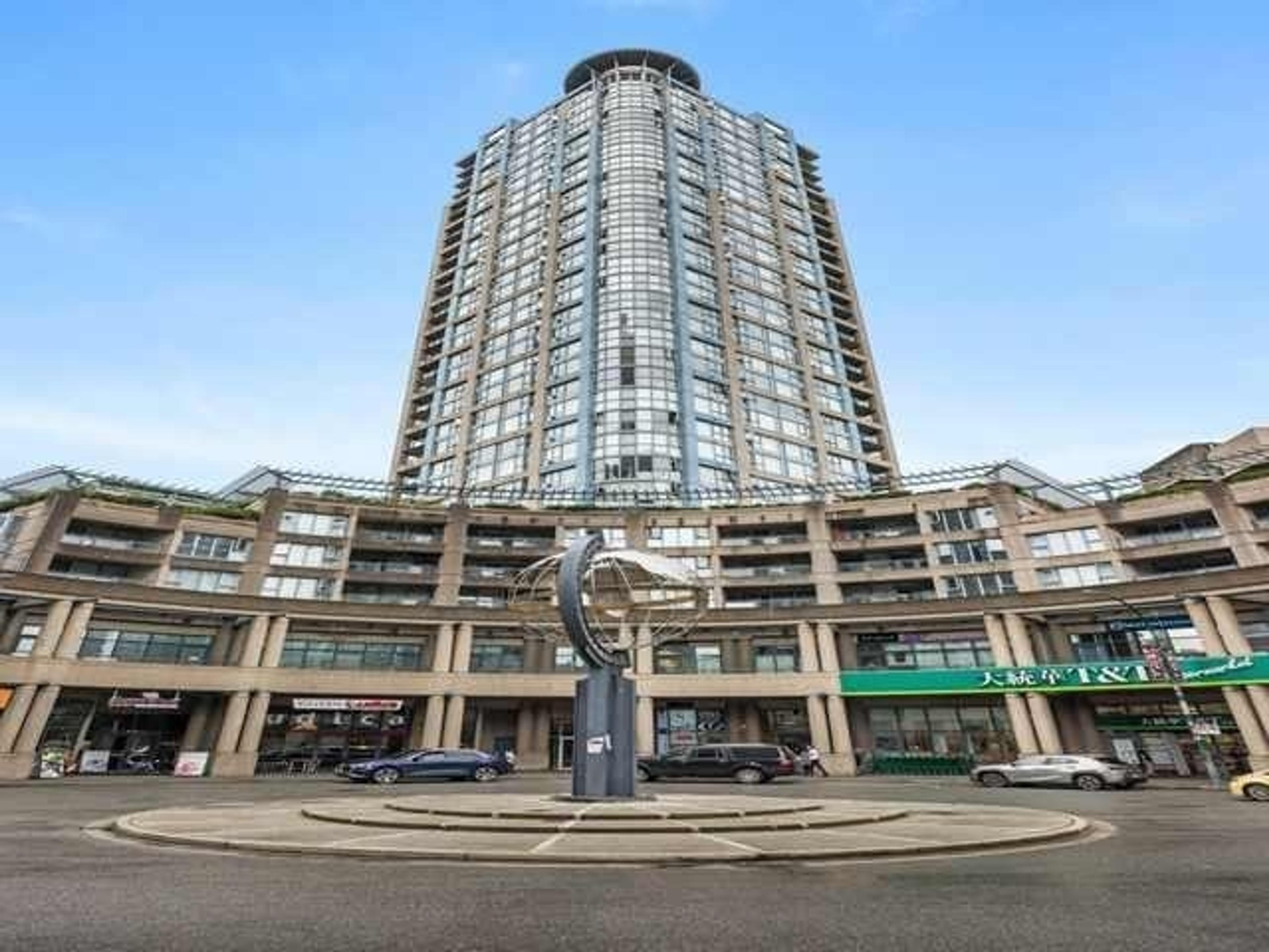 #407 183 KEEFER PLACE - Image 34
