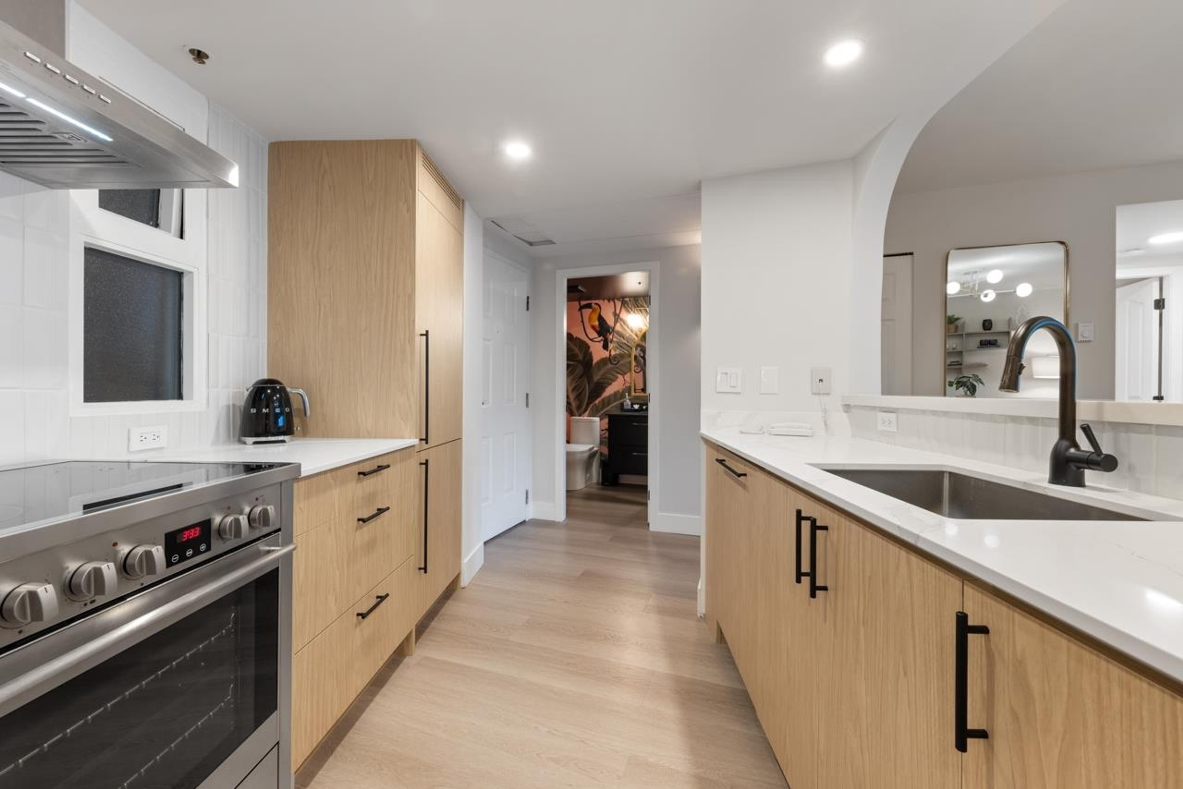 #407 183 KEEFER PLACE - Image 14