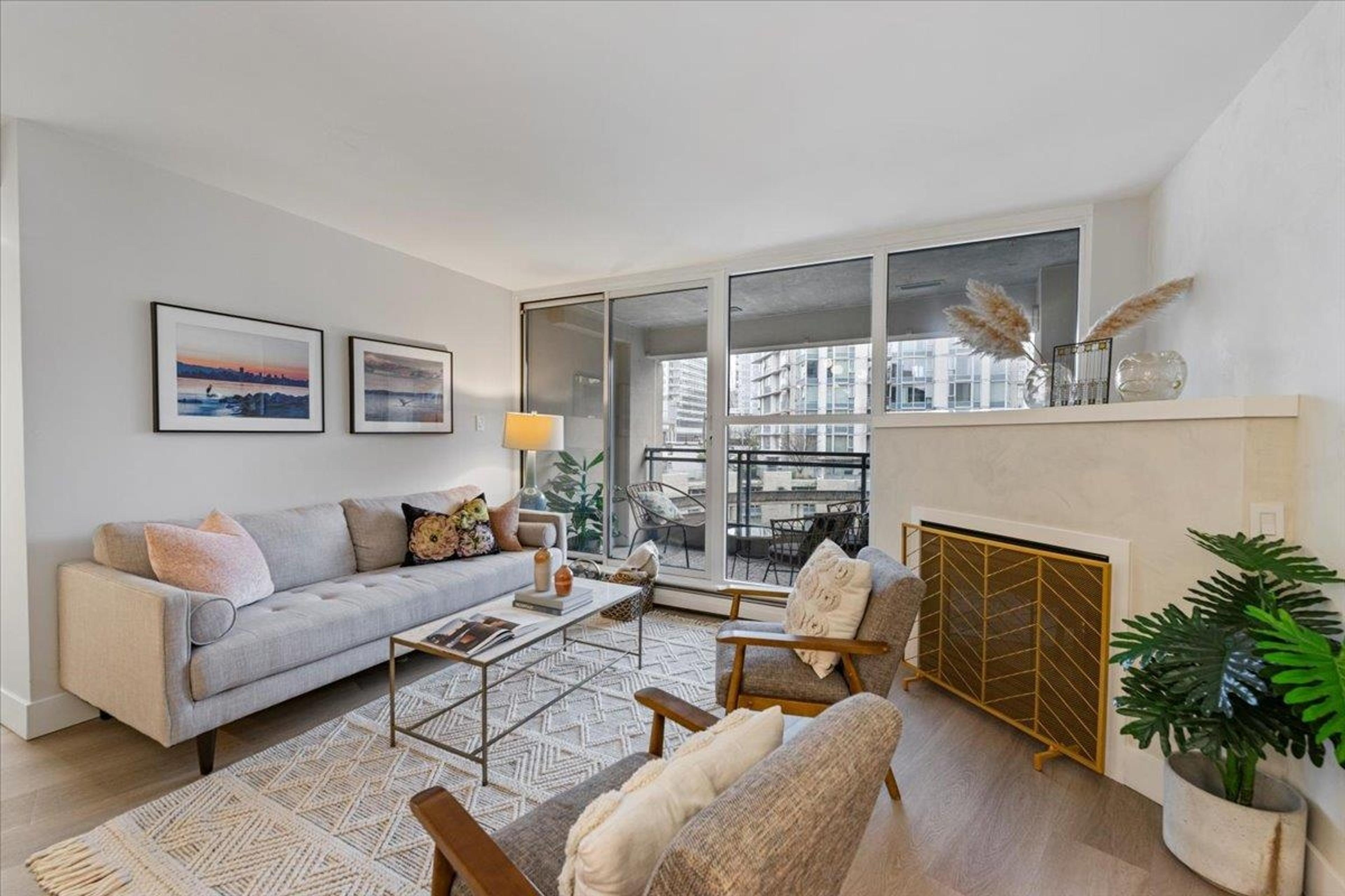 #407 183 KEEFER PLACE - Image 8