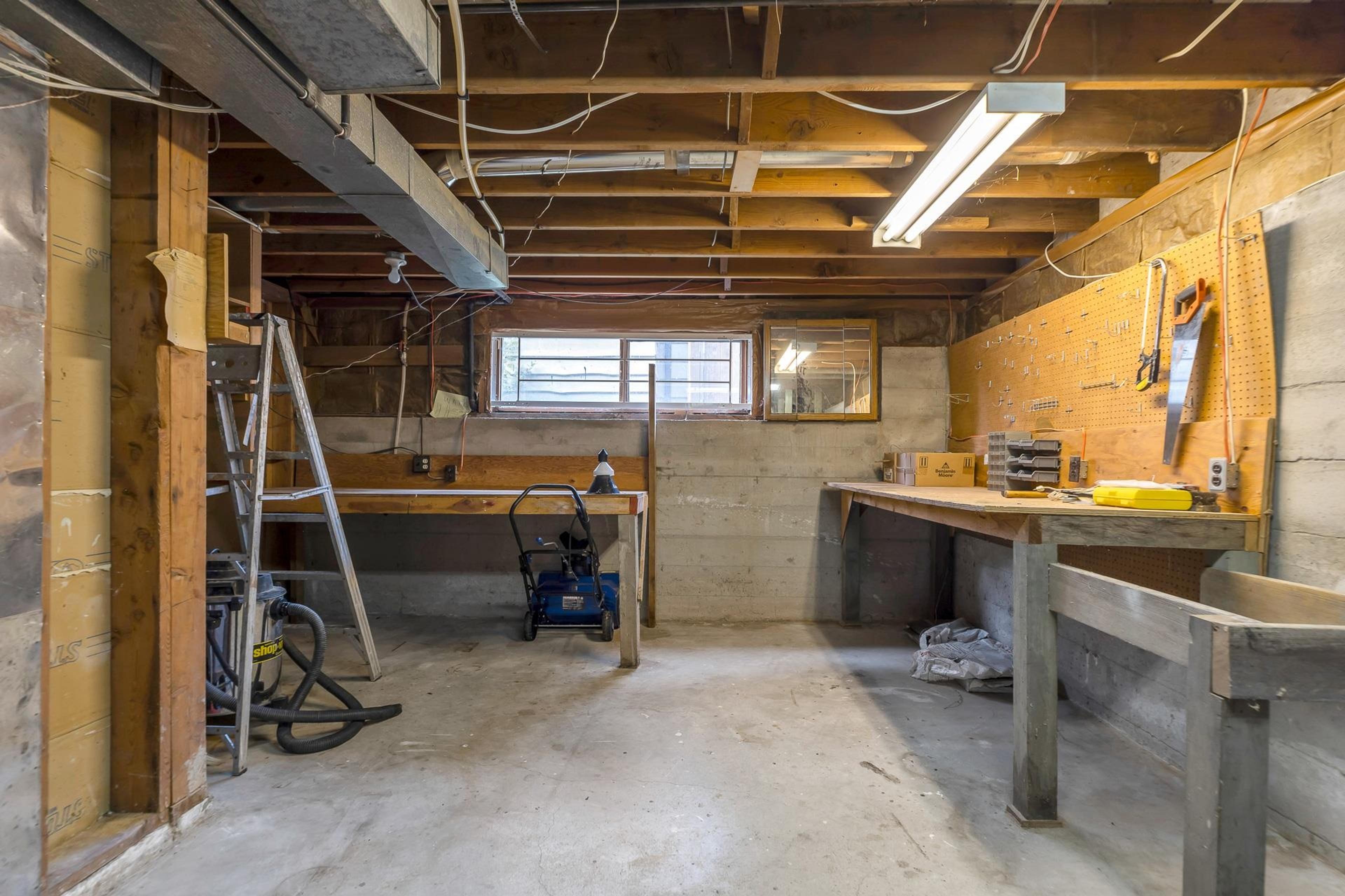 837 POIRIER STREET - Image 27