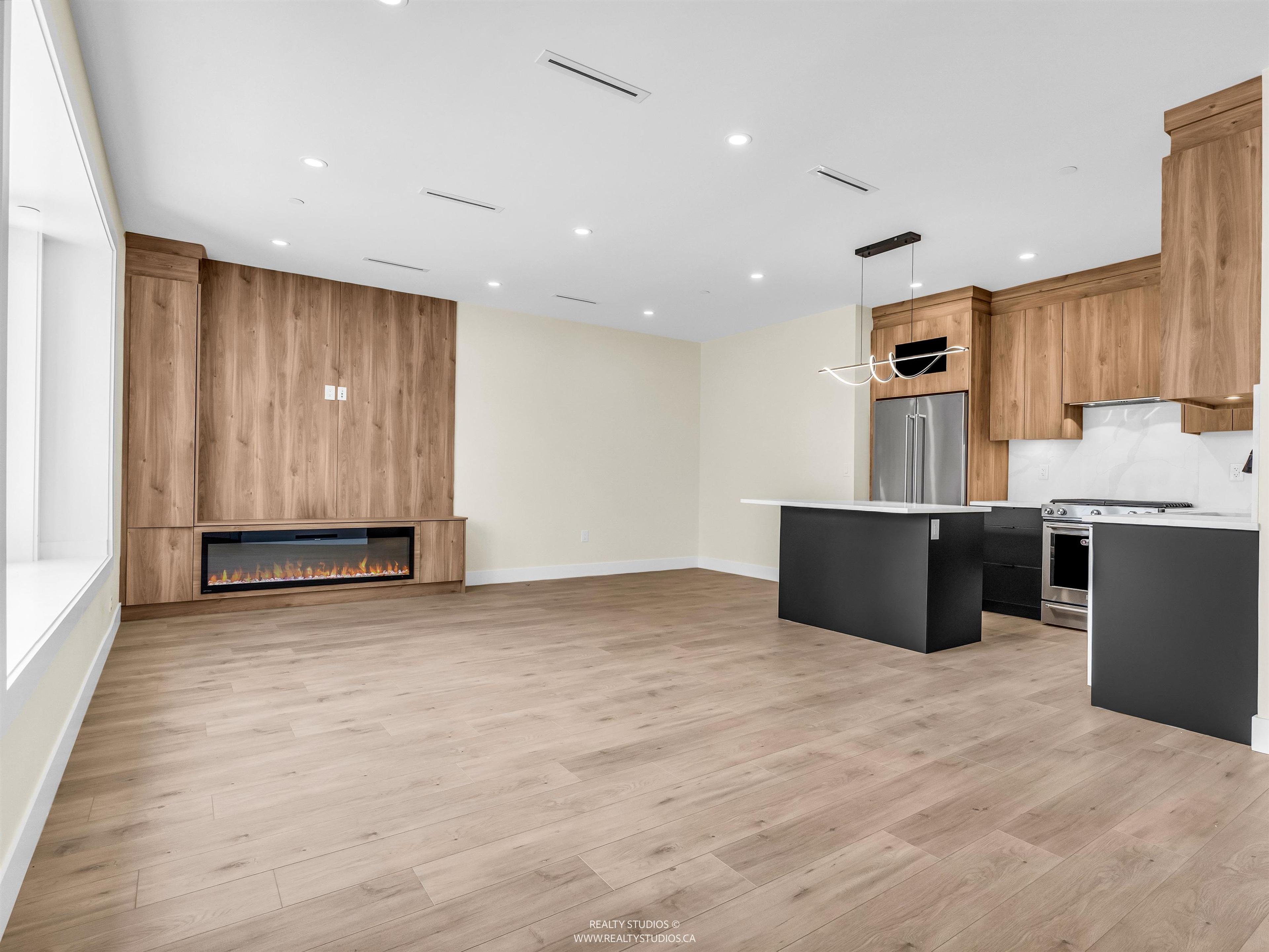 #1 5221 CLARENDON STREET - Image 2