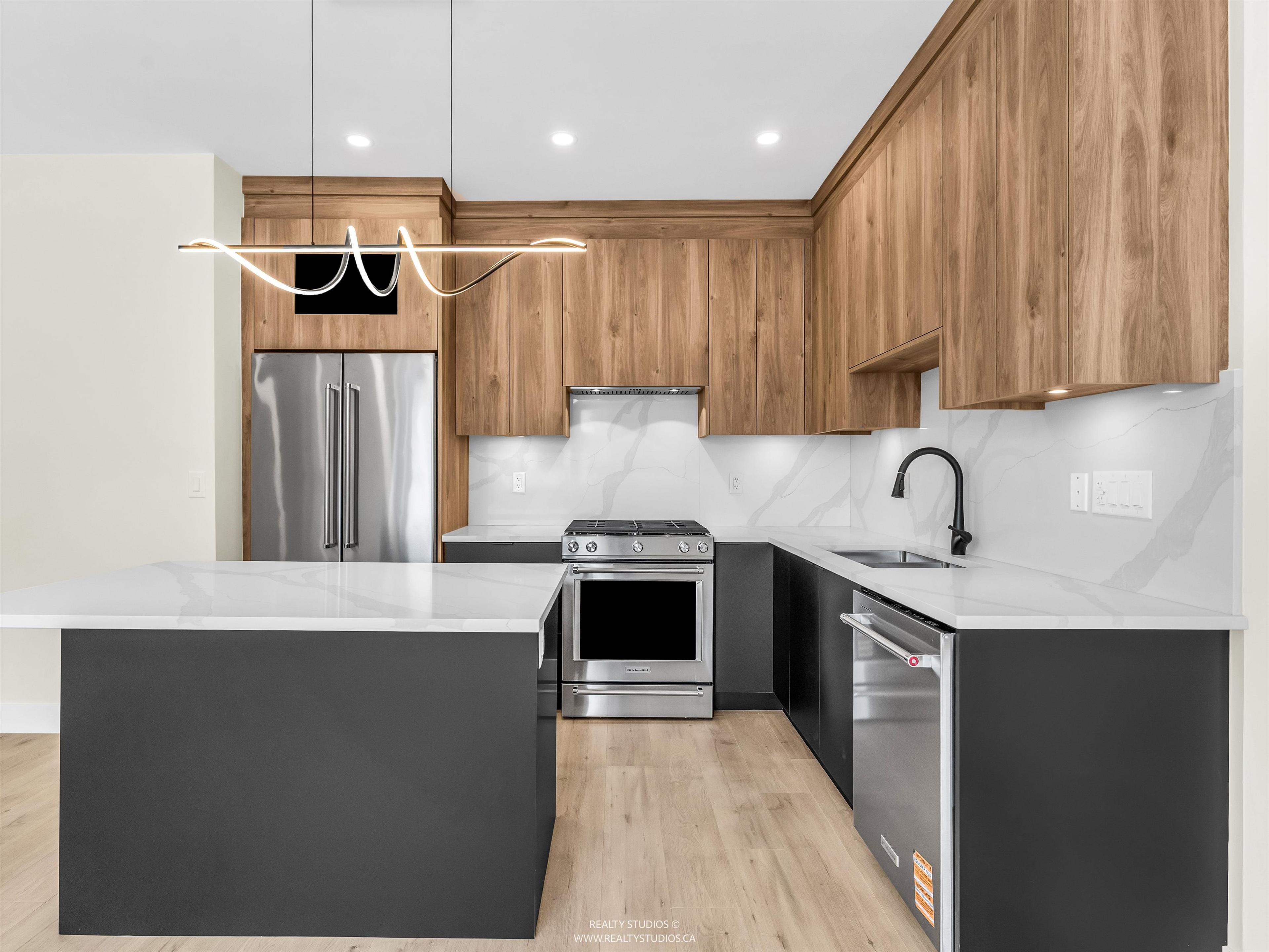 #1 5221 CLARENDON STREET - Image 3