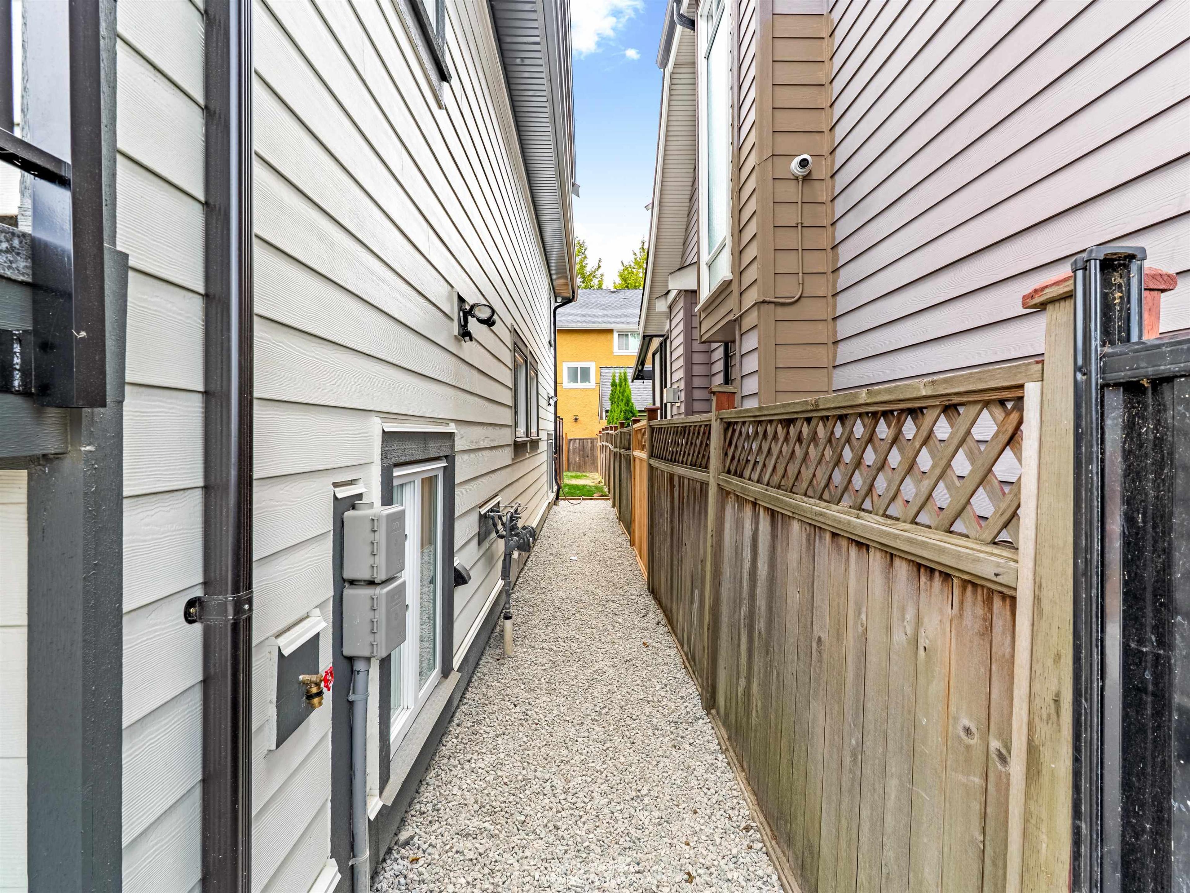 #1 5221 CLARENDON STREET - Image 32