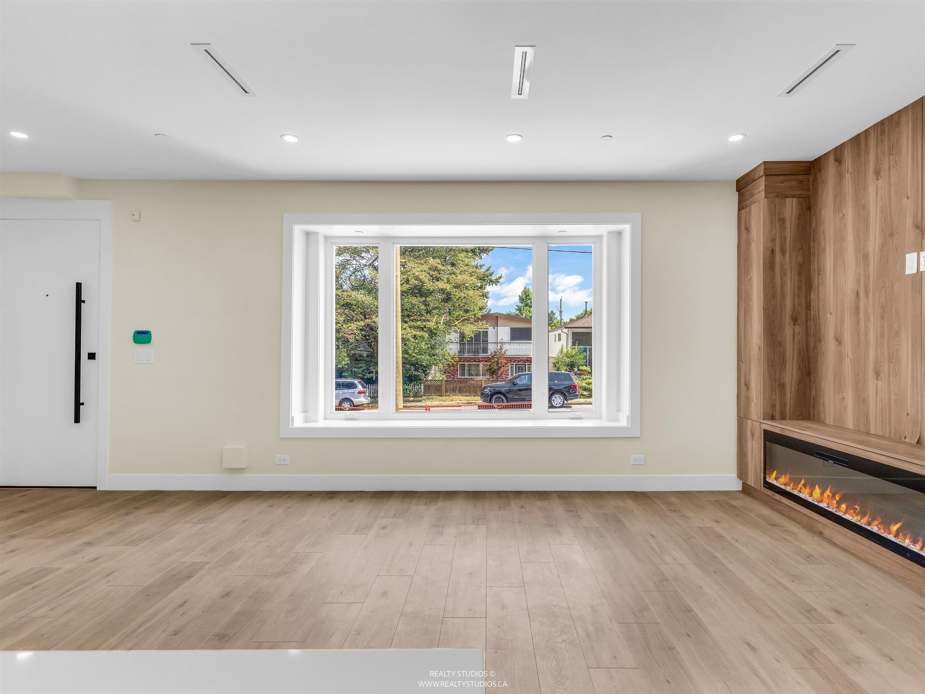 #1 5221 CLARENDON STREET - Image 5