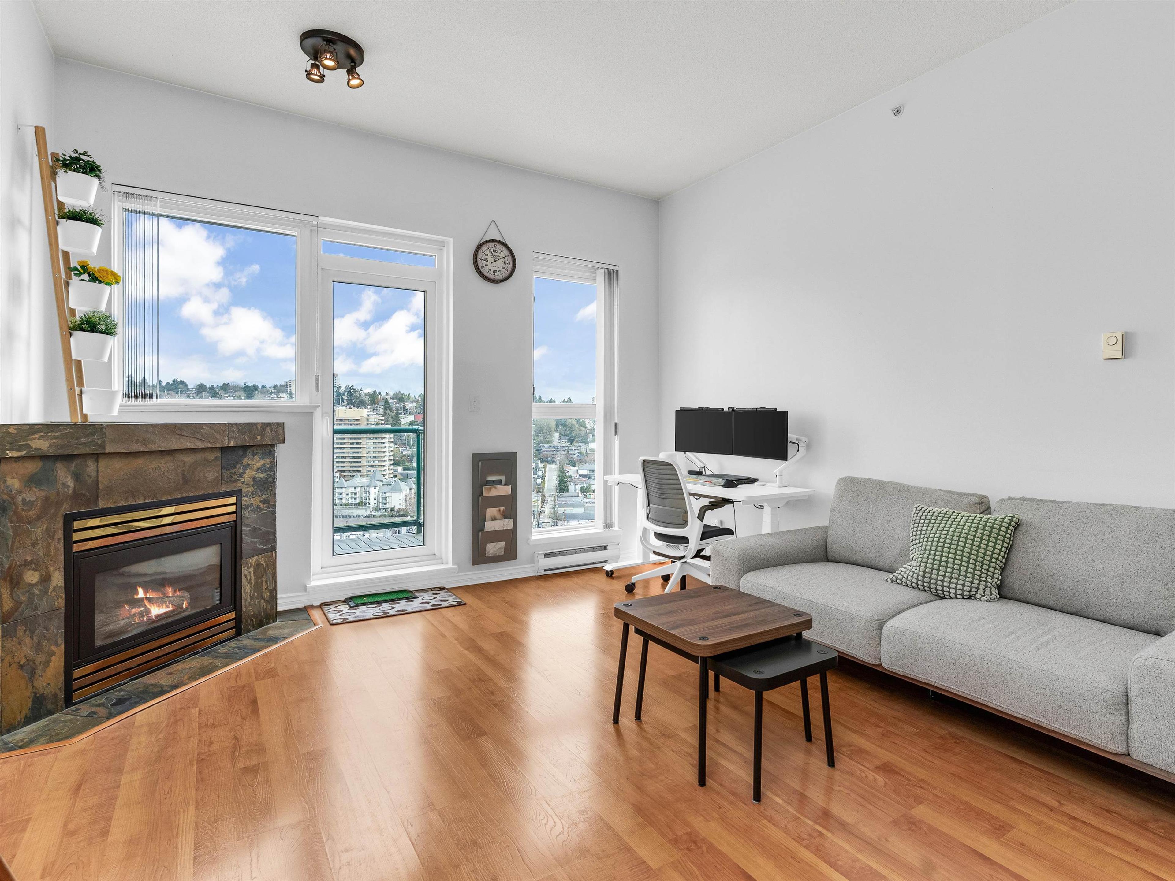 #2205 10 LAGUNA COURT - Image 3