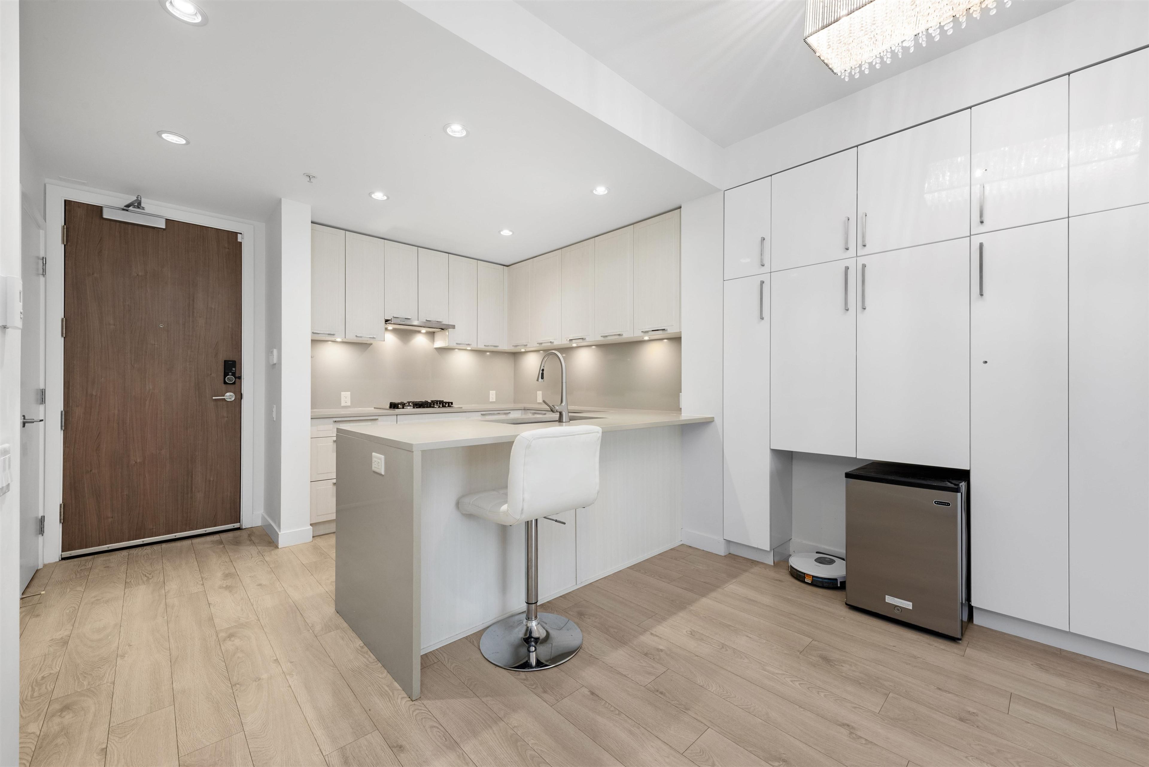 #208 6633 CAMBIE STREET - Image 4
