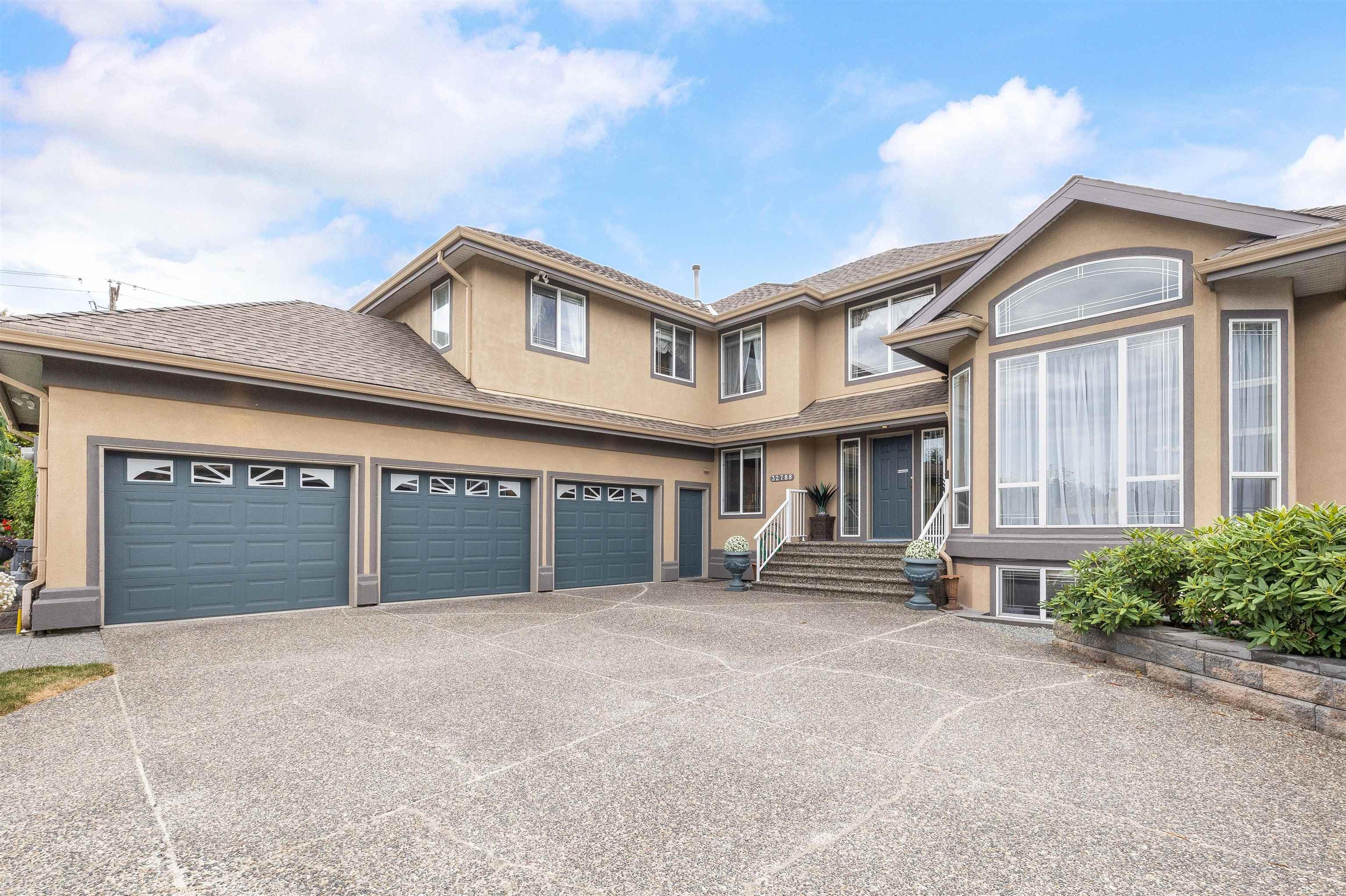 32788 CHILCOTIN DRIVE - Image 2