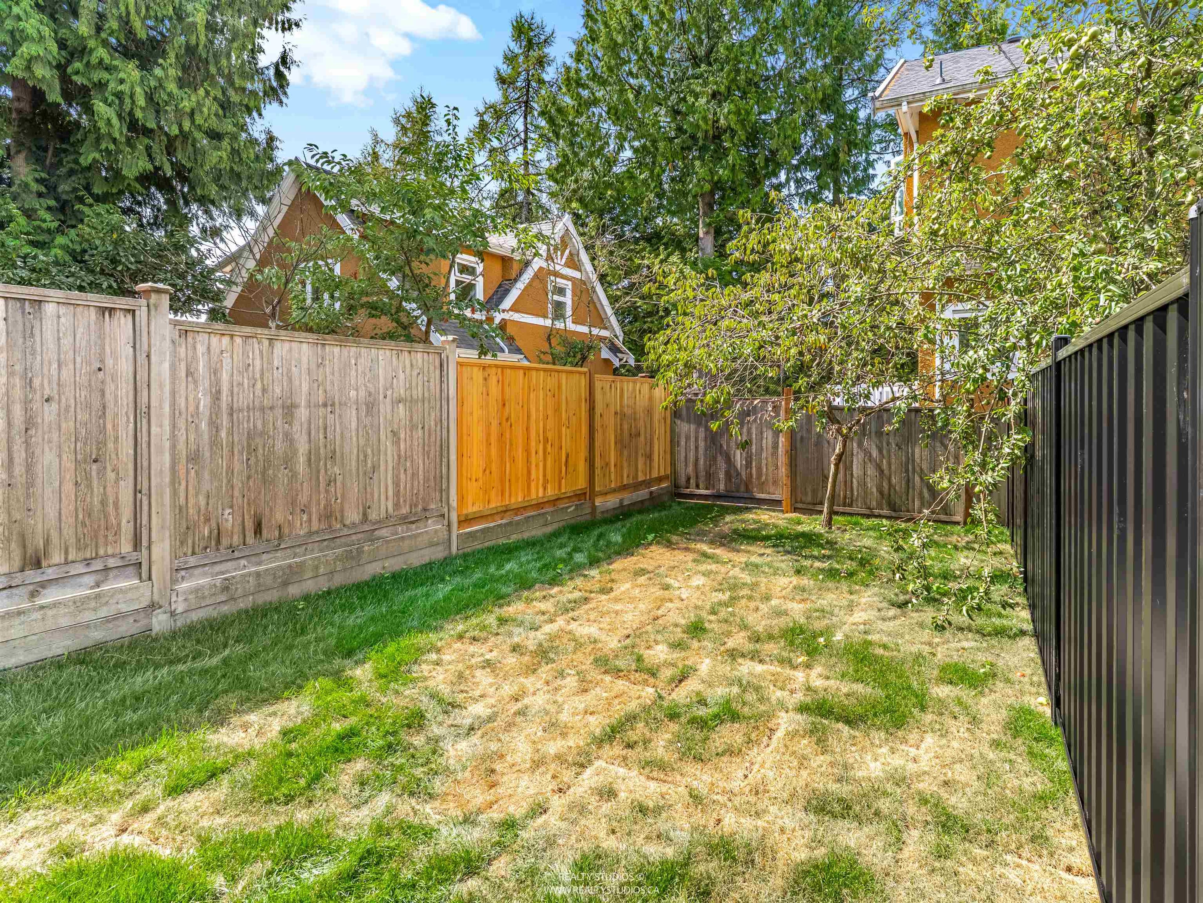 #2 5221 CLARENDON STREET - Image 32