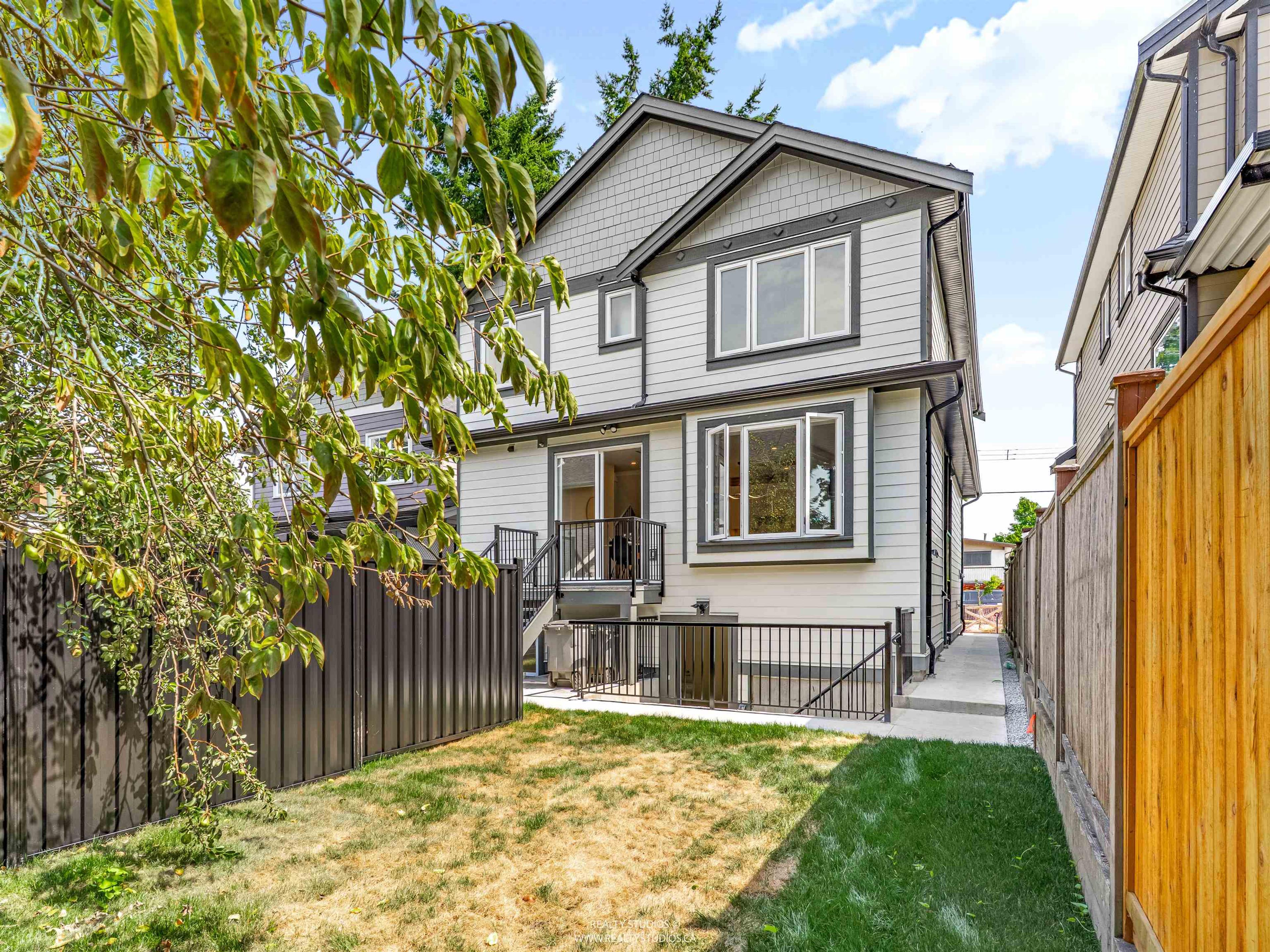 #2 5221 CLARENDON STREET - Image 1