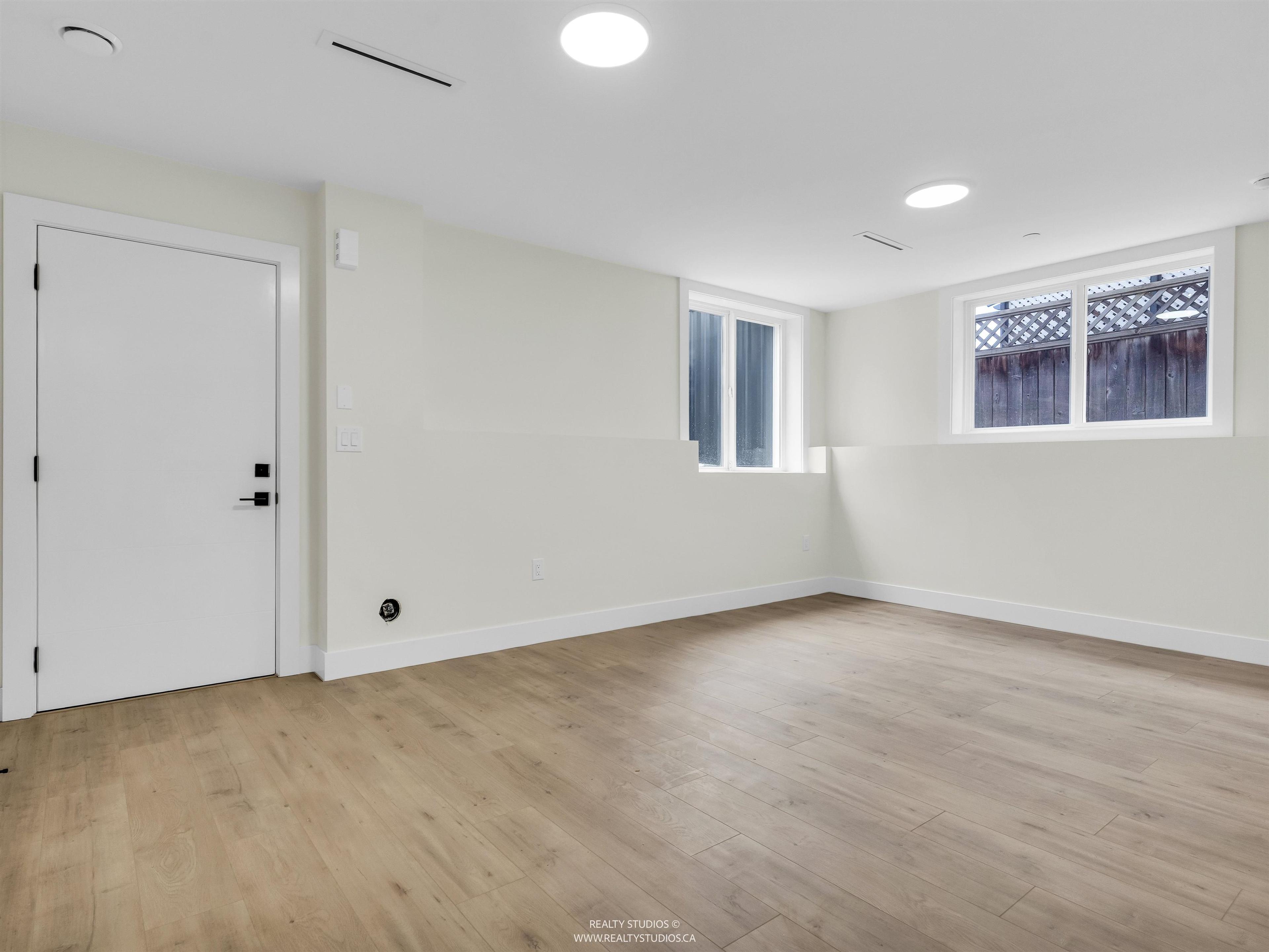 #2 5221 CLARENDON STREET - Image 24