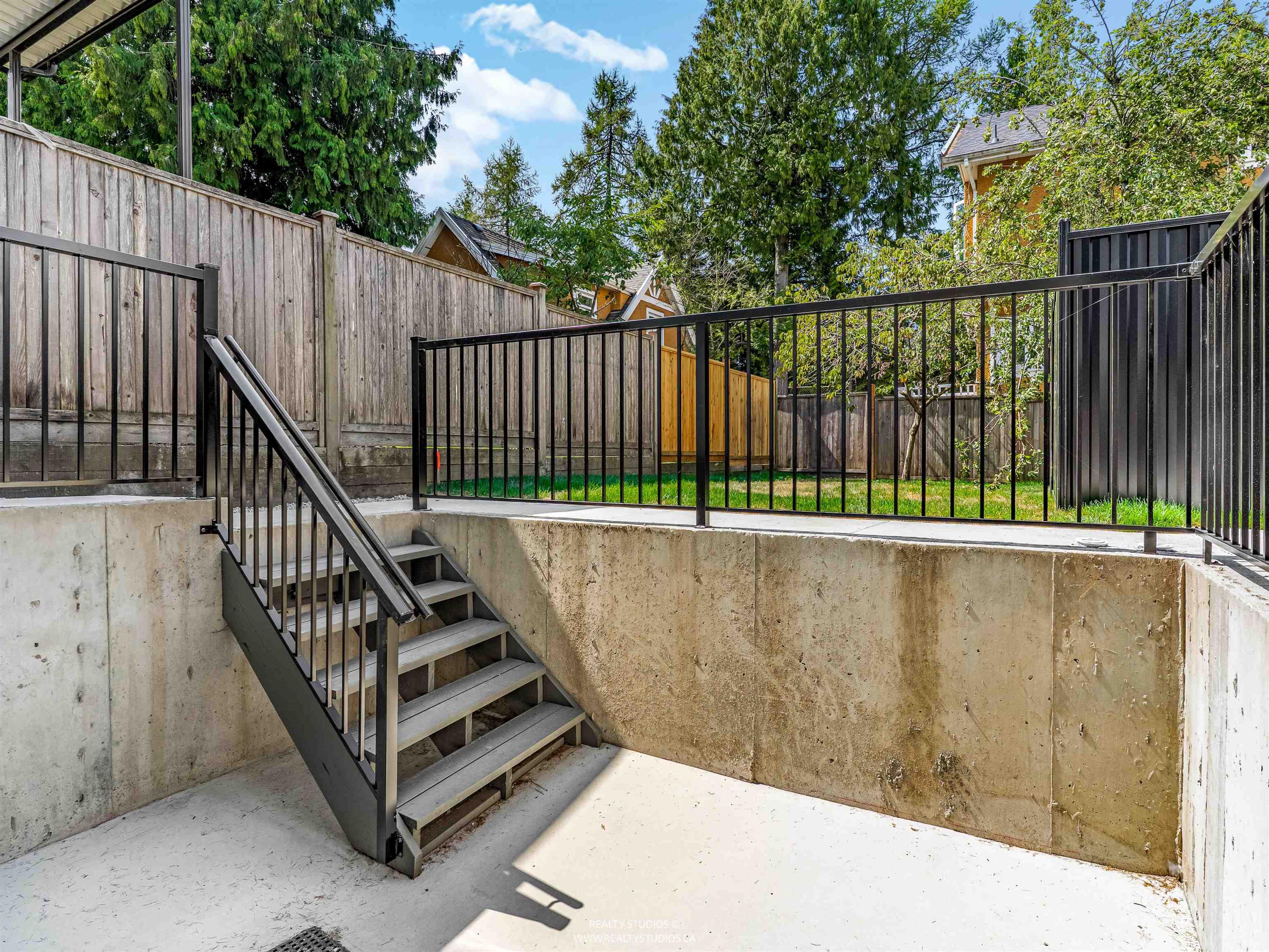 #2 5221 CLARENDON STREET - Image 33