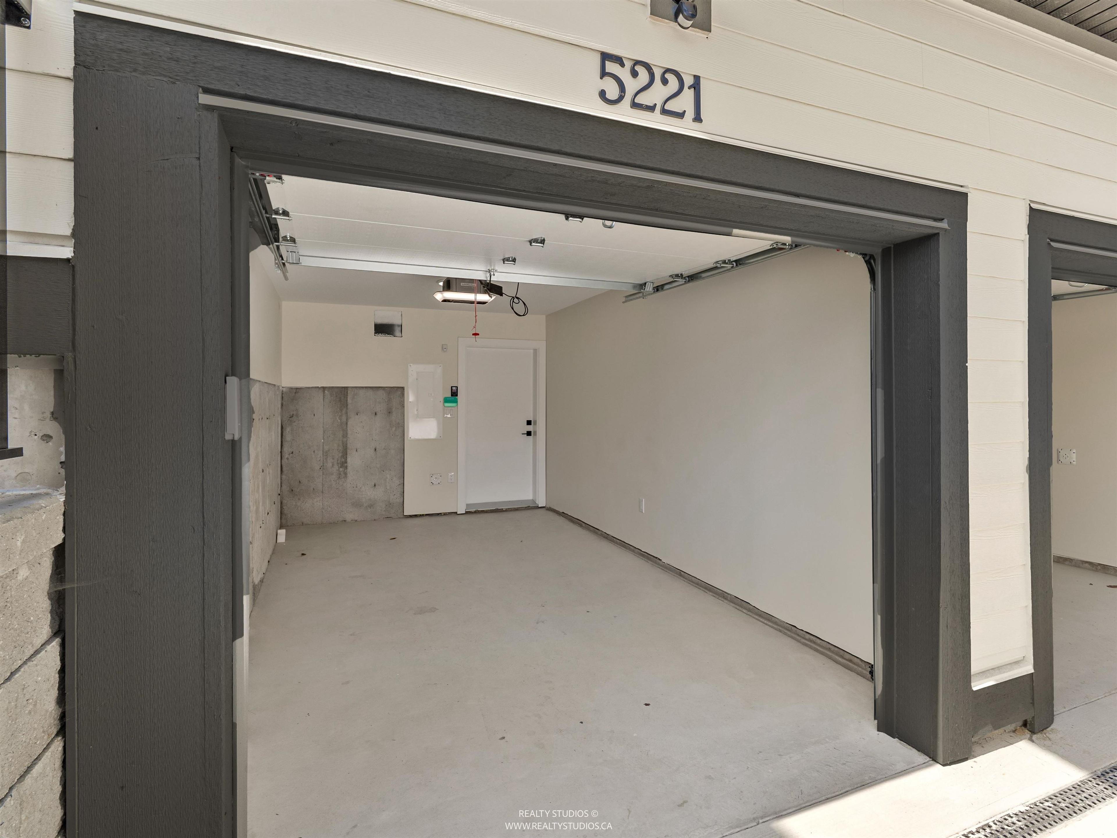 #2 5221 CLARENDON STREET - Image 37
