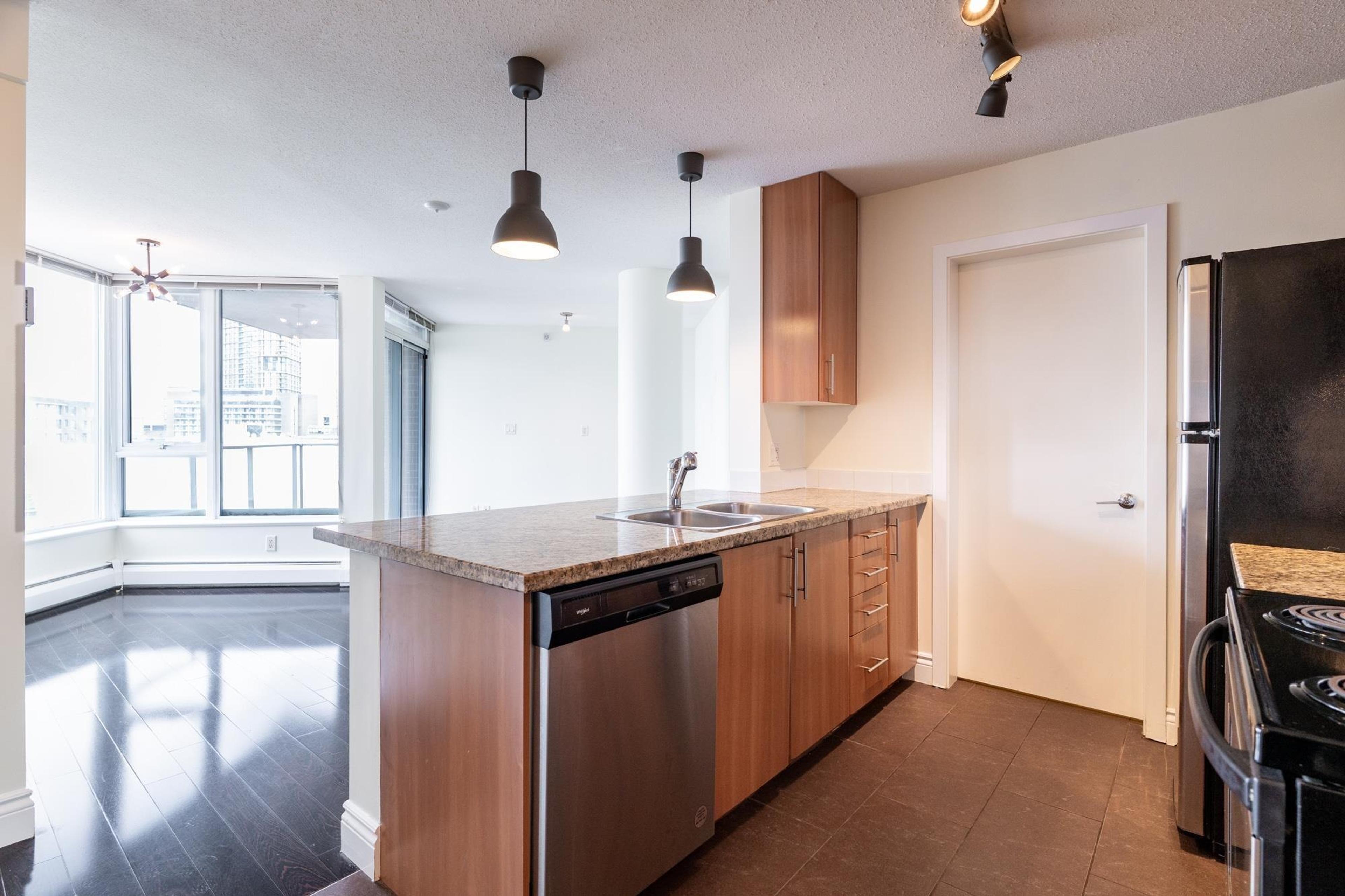 #1106 58 KEEFER PLACE - Image 7